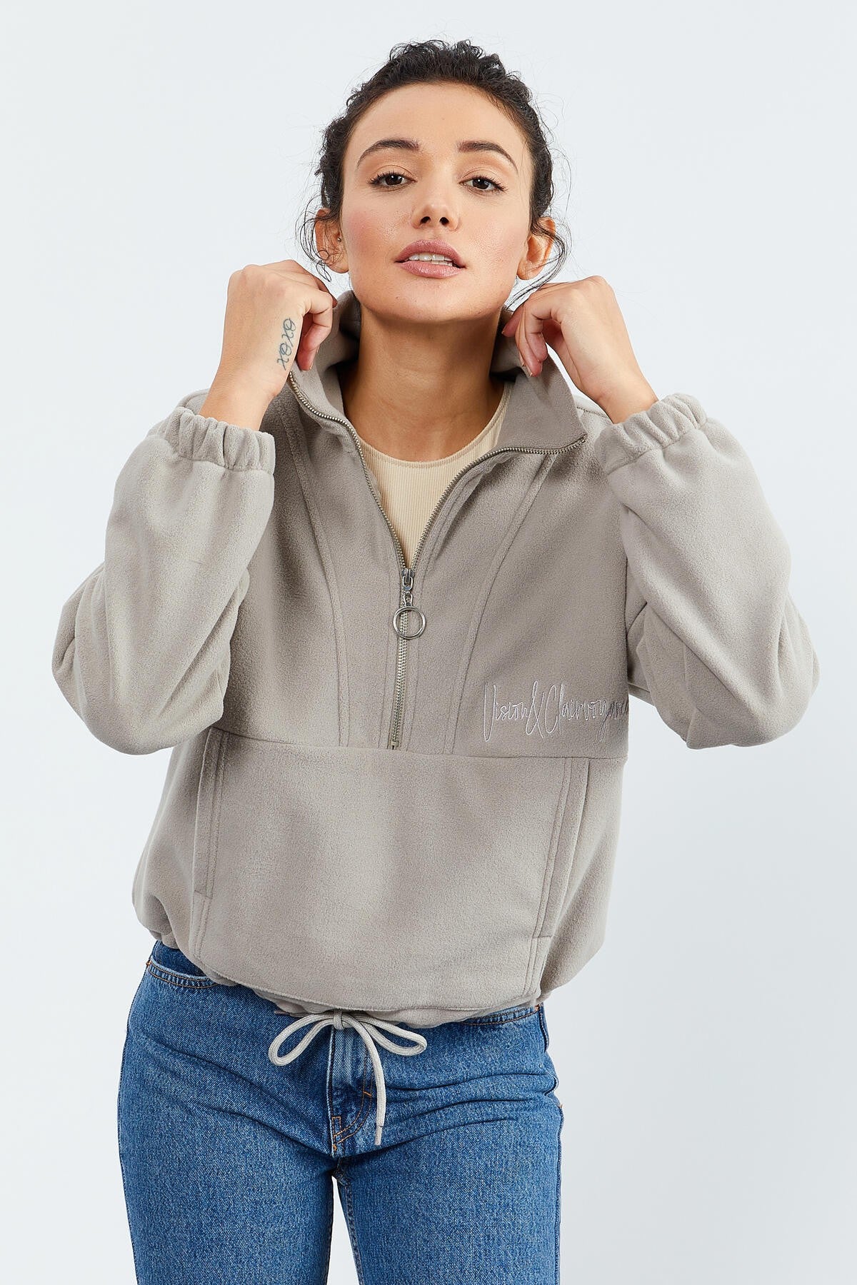 Image of Koyu Bej Yarım Fermuar Etek Ucu Büzgülü Kadın Polar Oversize Sweatshirt - 97171