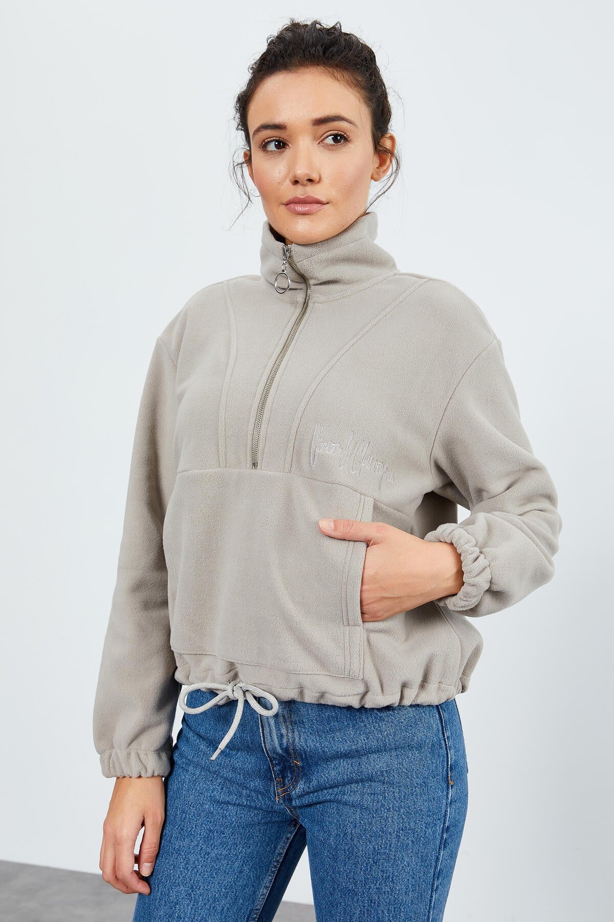 Image of Koyu Bej Yarım Fermuar Etek Ucu Büzgülü Kadın Polar Oversize Sweatshirt - 97171
