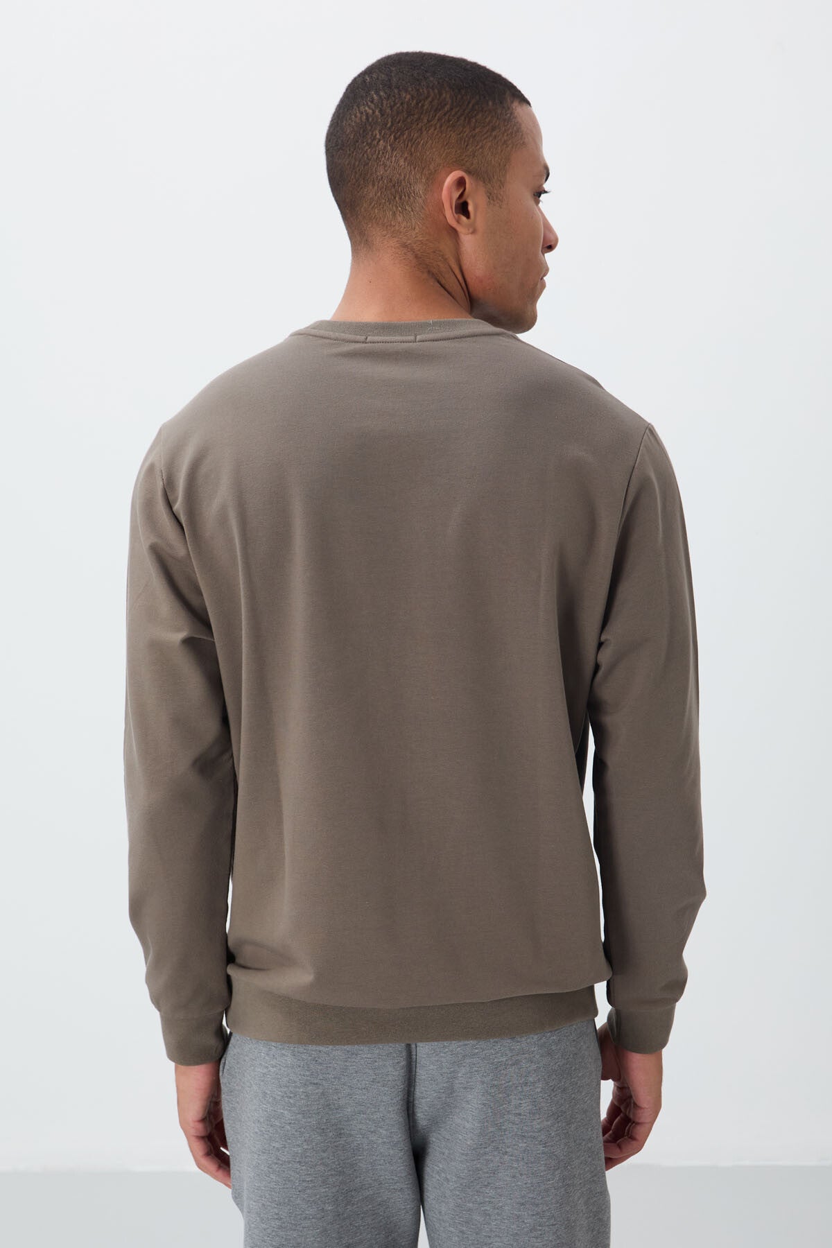 Image of Hanorac bărbătesc bej închis, cu guler rotund, croială casual și căptușeală din fleece - 88020