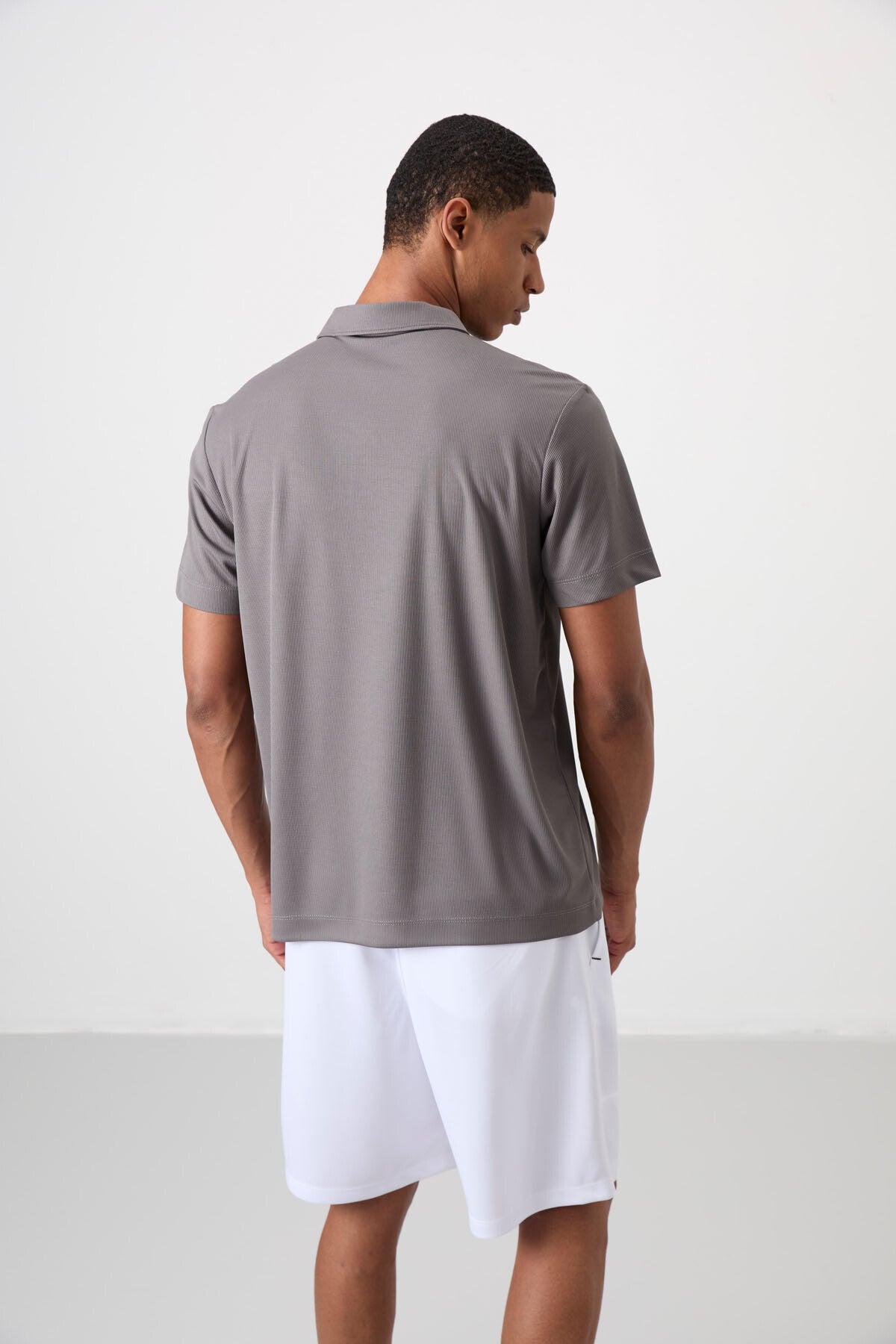 Image of Koyu Gri Logo Baskılı Standart Kalıp Polo Yaka Aktif Spor Erkek T-Shirt - 88252