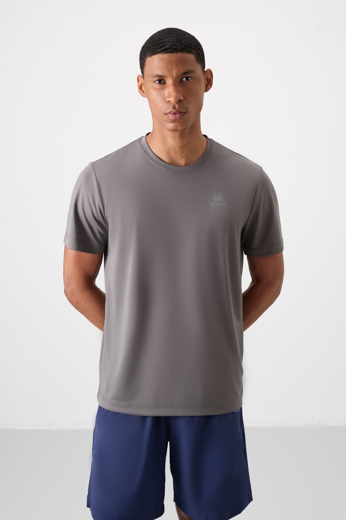 Image of Koyu Gri O Yaka Standart Kalıp Logo Desenli Aktif Spor Erkek T-Shirt  - 88255