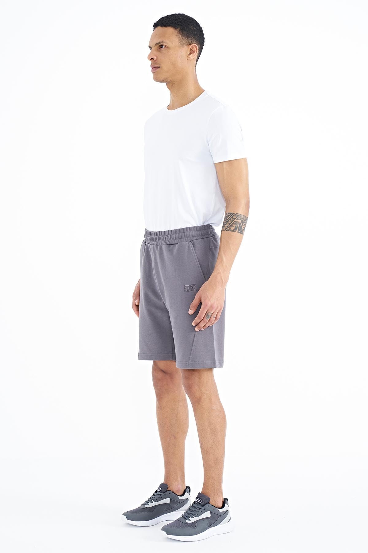 Image of Pantaloni scurți bărbați Aldo gri închis, croială standard - 81242
