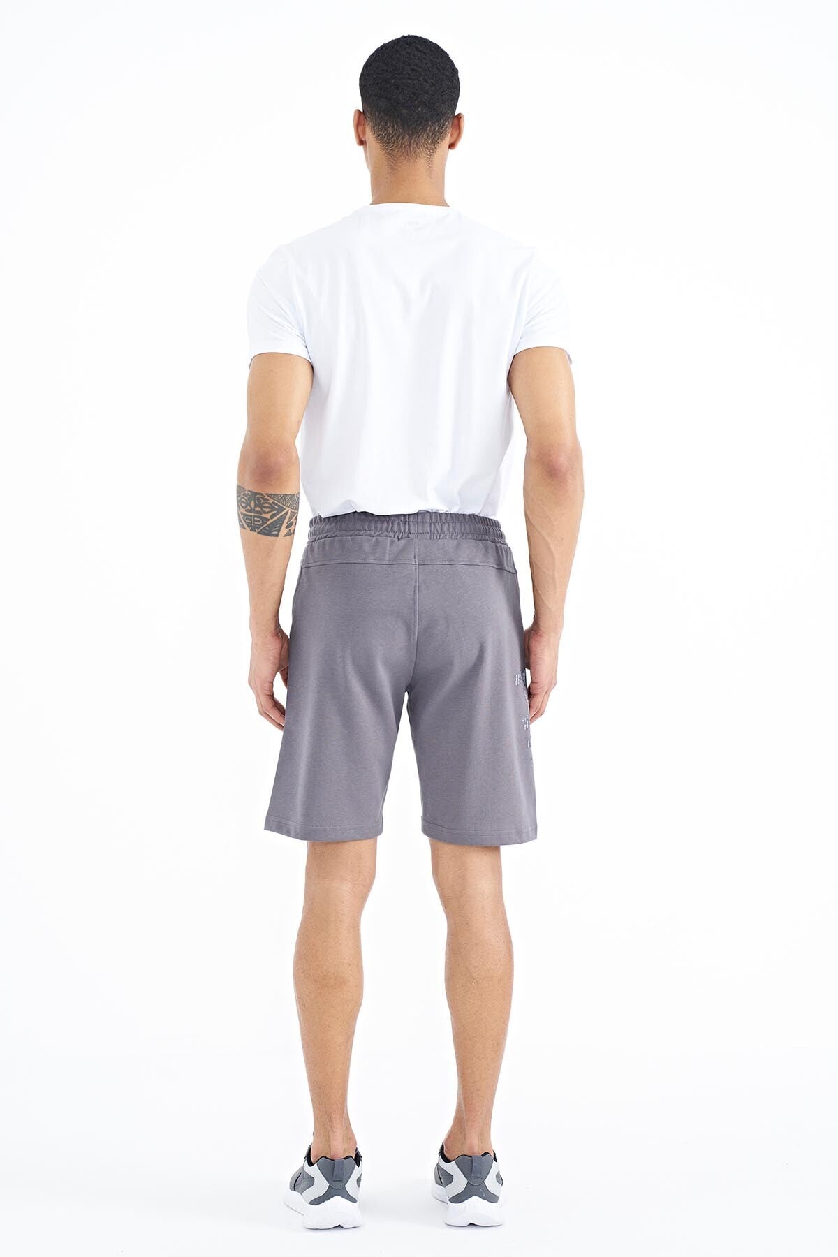 Image of Pantaloni scurți bărbați Aldo gri închis, croială standard - 81242