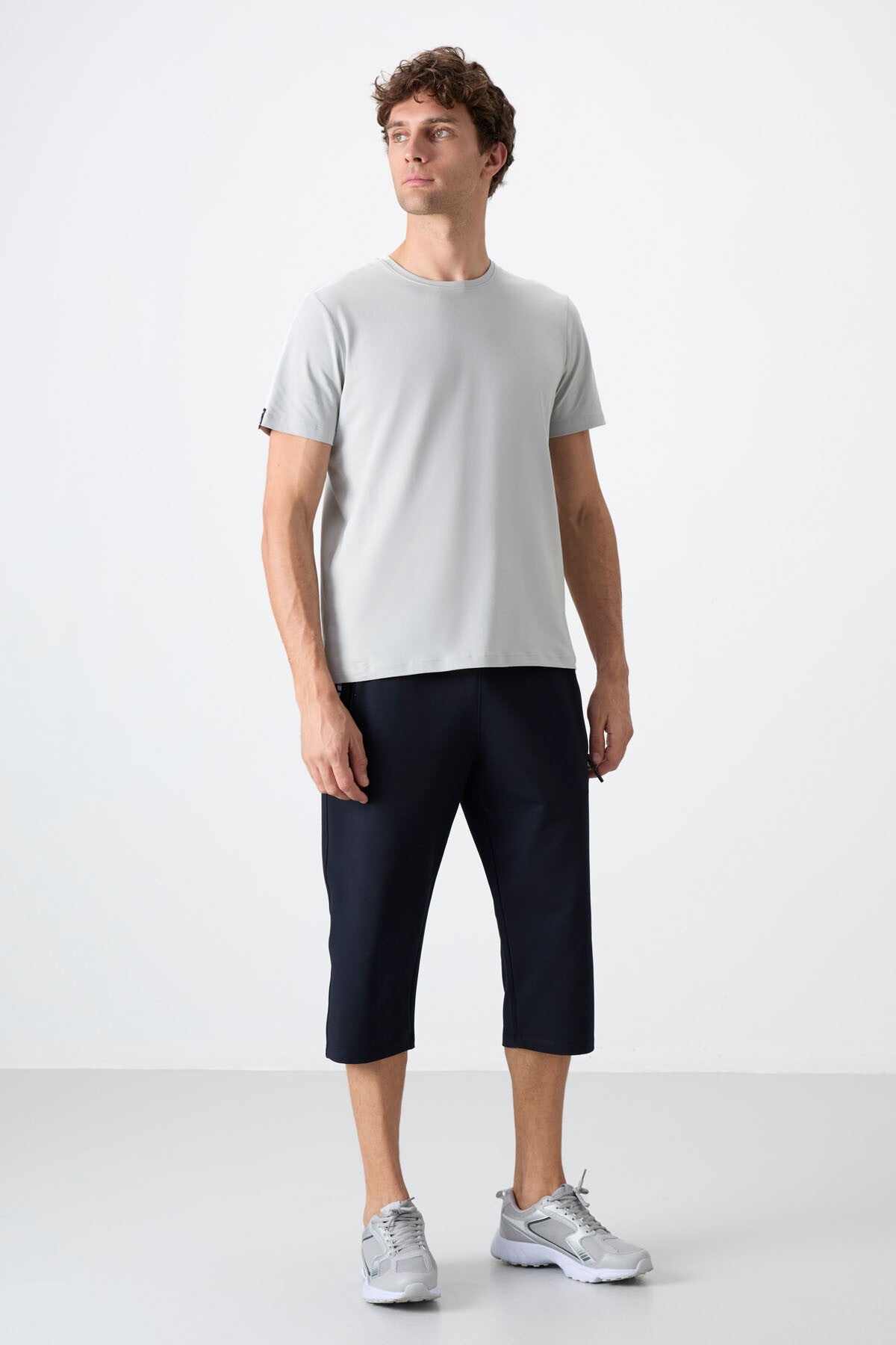 Image of Pantaloni Capri bărbătești, bleumarin și alb, cu fermoar, croială standard, model clasic - 83091