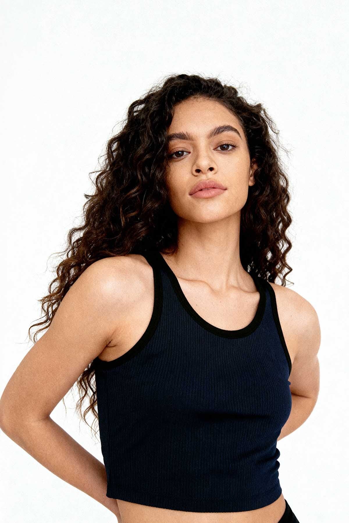 Image of Lacivert Basic Sıfır Kol Dar Kalıp U Yaka Kadın Crop Top Atlet - 97160