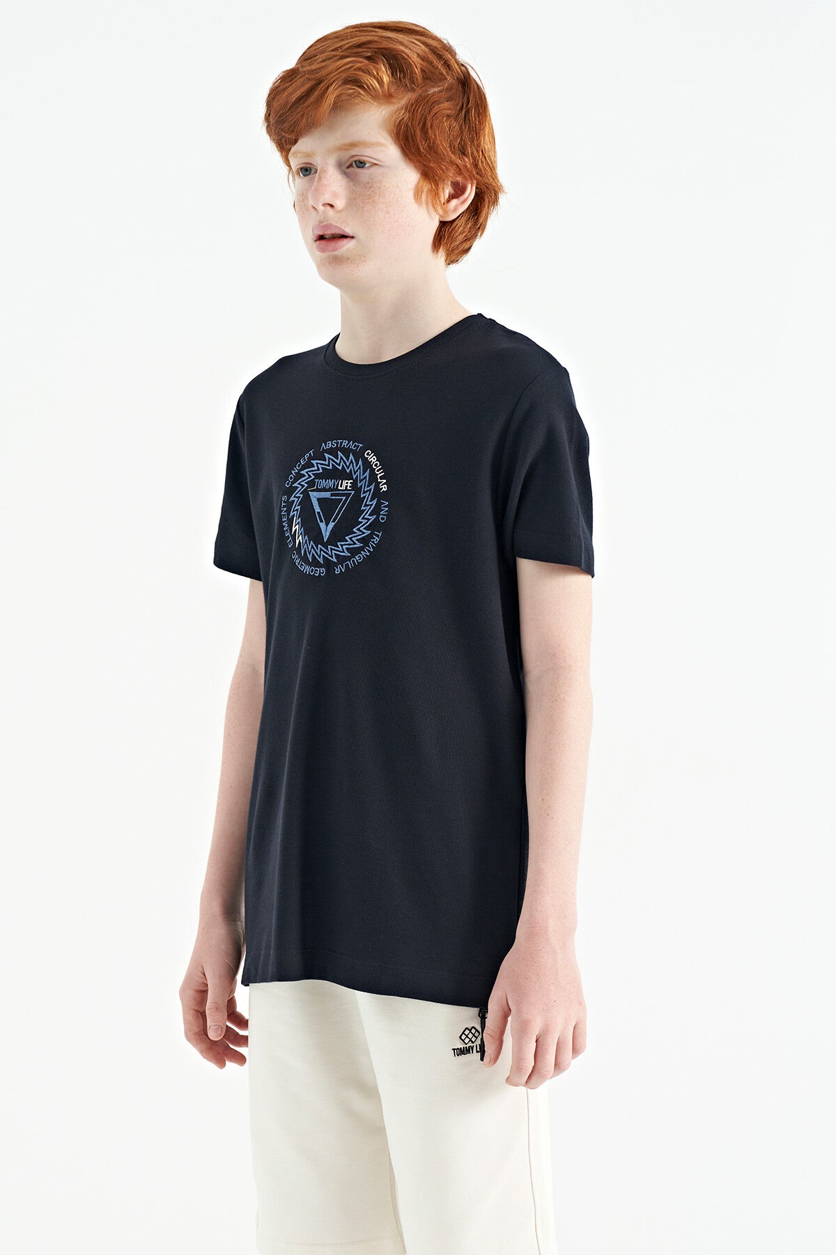 Image of Lacivert Nakış İşleme Detaylı O Yaka Standart Kalıp Erkek Çocuk T-Shirt - 11115