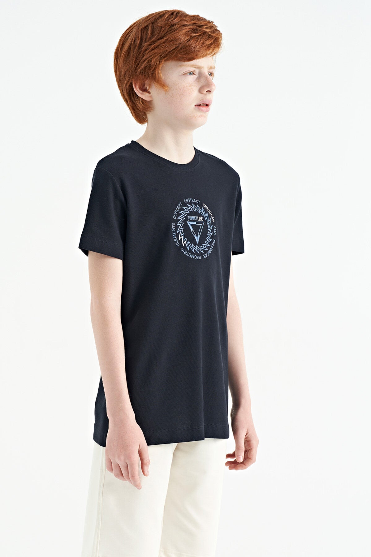 Image of Lacivert Nakış İşleme Detaylı O Yaka Standart Kalıp Erkek Çocuk T-Shirt - 11115