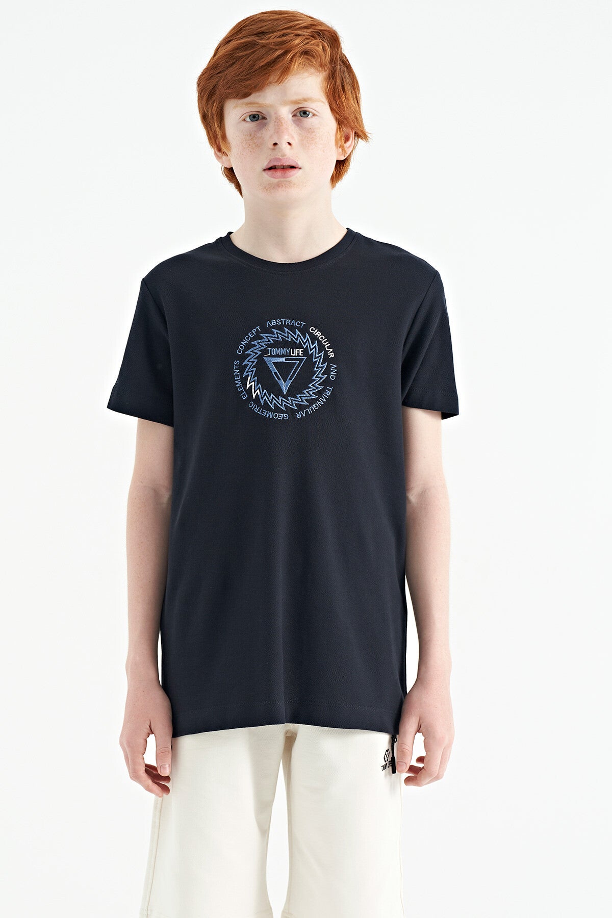 Image of Lacivert Nakış İşleme Detaylı O Yaka Standart Kalıp Erkek Çocuk T-Shirt - 11115