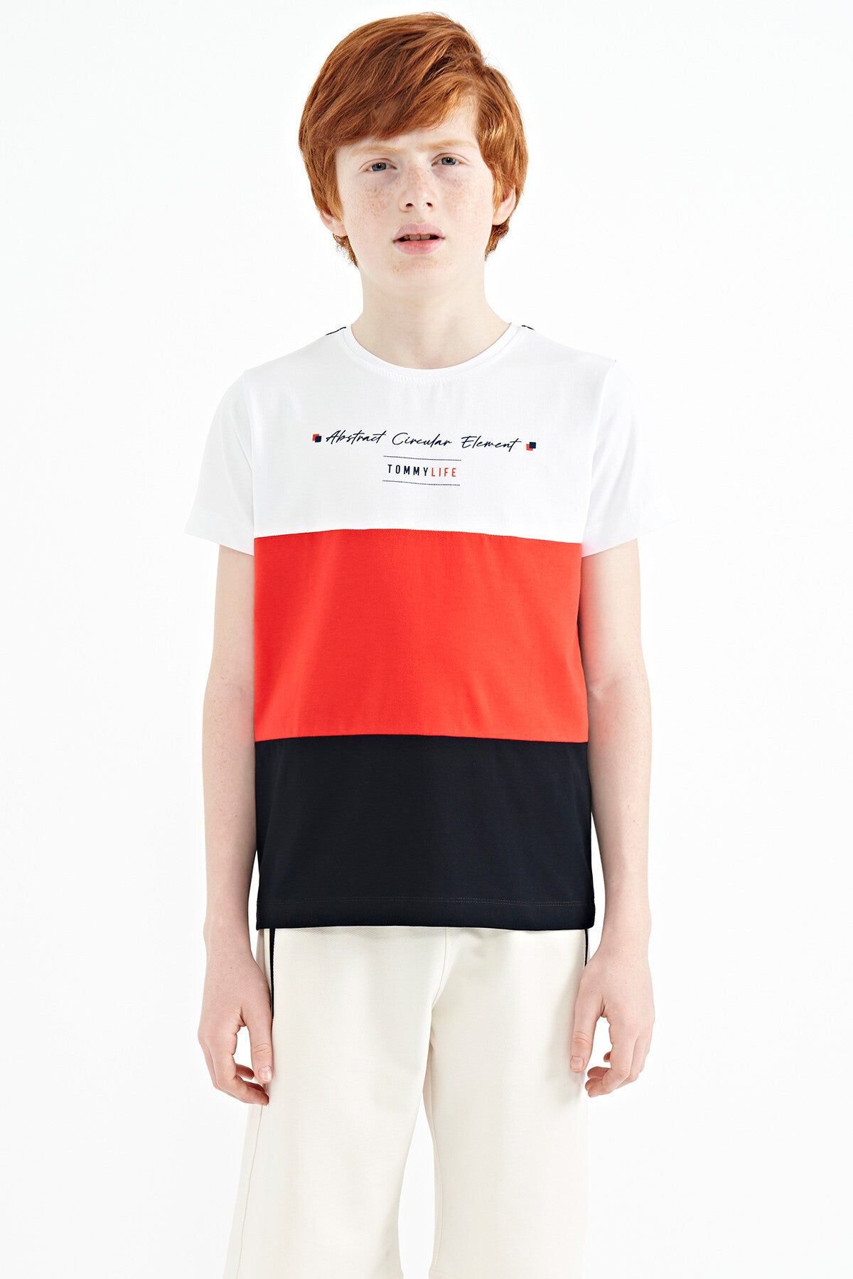 Image of Lacivert Renk Bloklu O Yaka Baskı Detaylı Standart Kalıp Erkek Çocuk T-Shirt - 11135