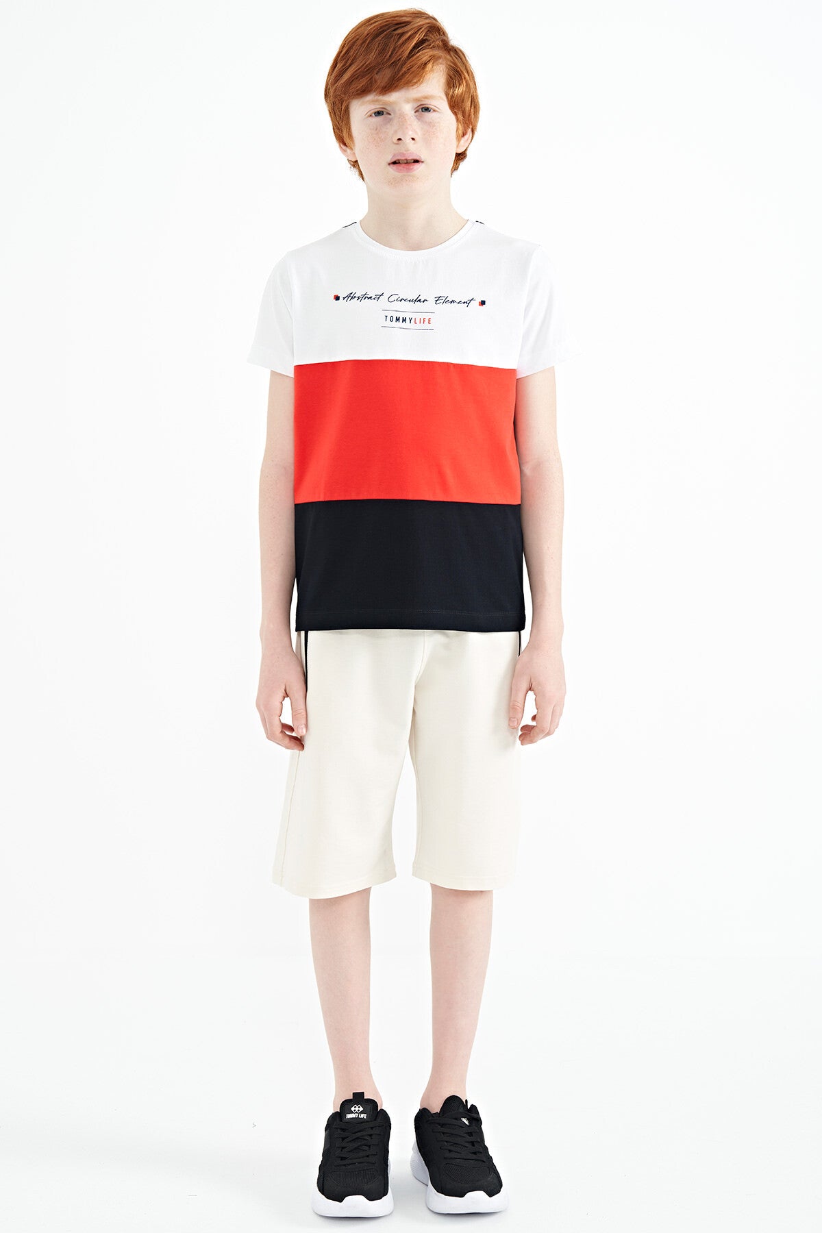 Image of Lacivert Renk Bloklu O Yaka Baskı Detaylı Standart Kalıp Erkek Çocuk T-Shirt - 11135