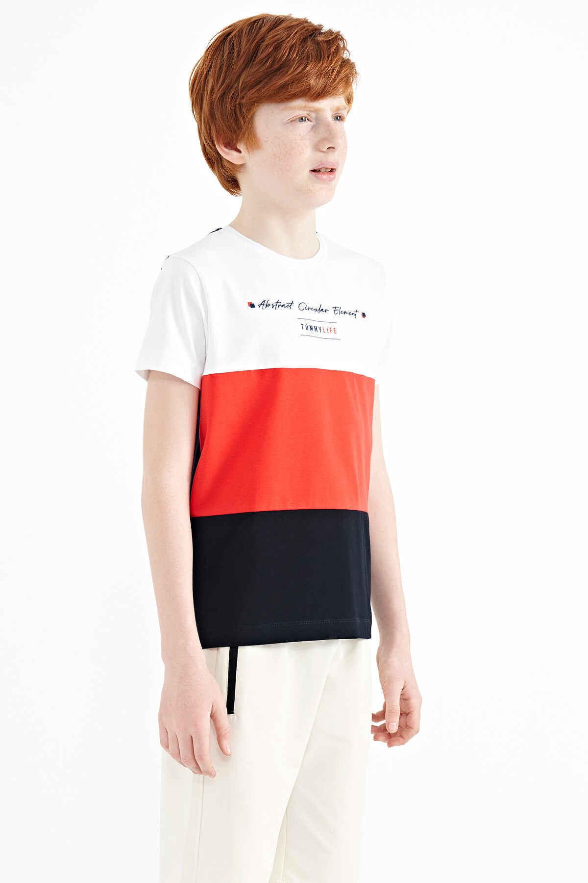Image of Lacivert Renk Bloklu O Yaka Baskı Detaylı Standart Kalıp Erkek Çocuk T-Shirt - 11135