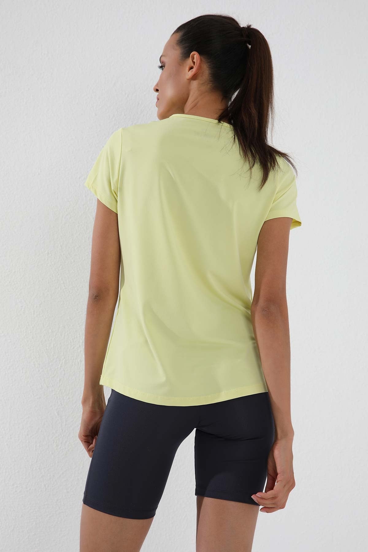 Image of Limon Basic Kısa Kol Standart Kalıp O Yaka Kadın T-Shirt - 97144