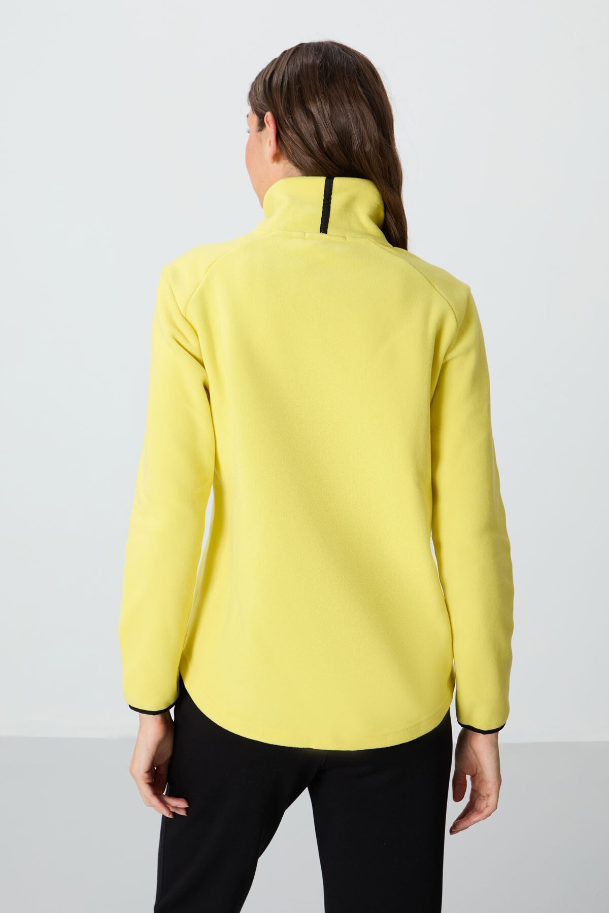 Image of Hanorac de damă din fleece cu guler înalt și fermoar, croială relaxată, cu culoarea lămâie - 97173