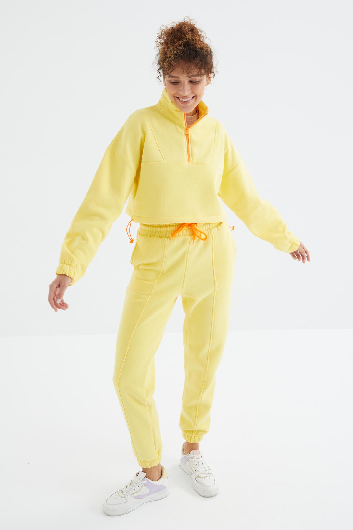 Image of Limon Düşük Omuzlu Beli Büzgülü Yarım Boy Fermuarlı Oversıze Kadın Eşofman Takım - 95321
