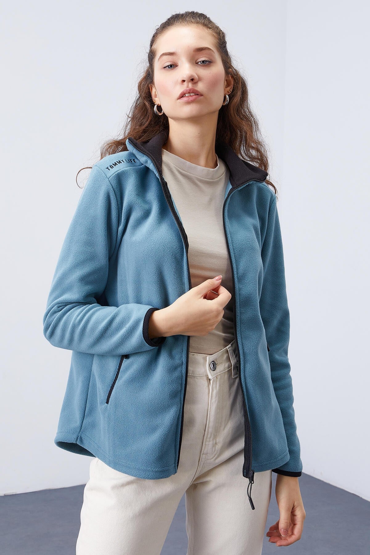Image of Mint Yeşili Dik Yaka Fermuarlı Rahat Form Kadın Polar Sweatshirt - 97173