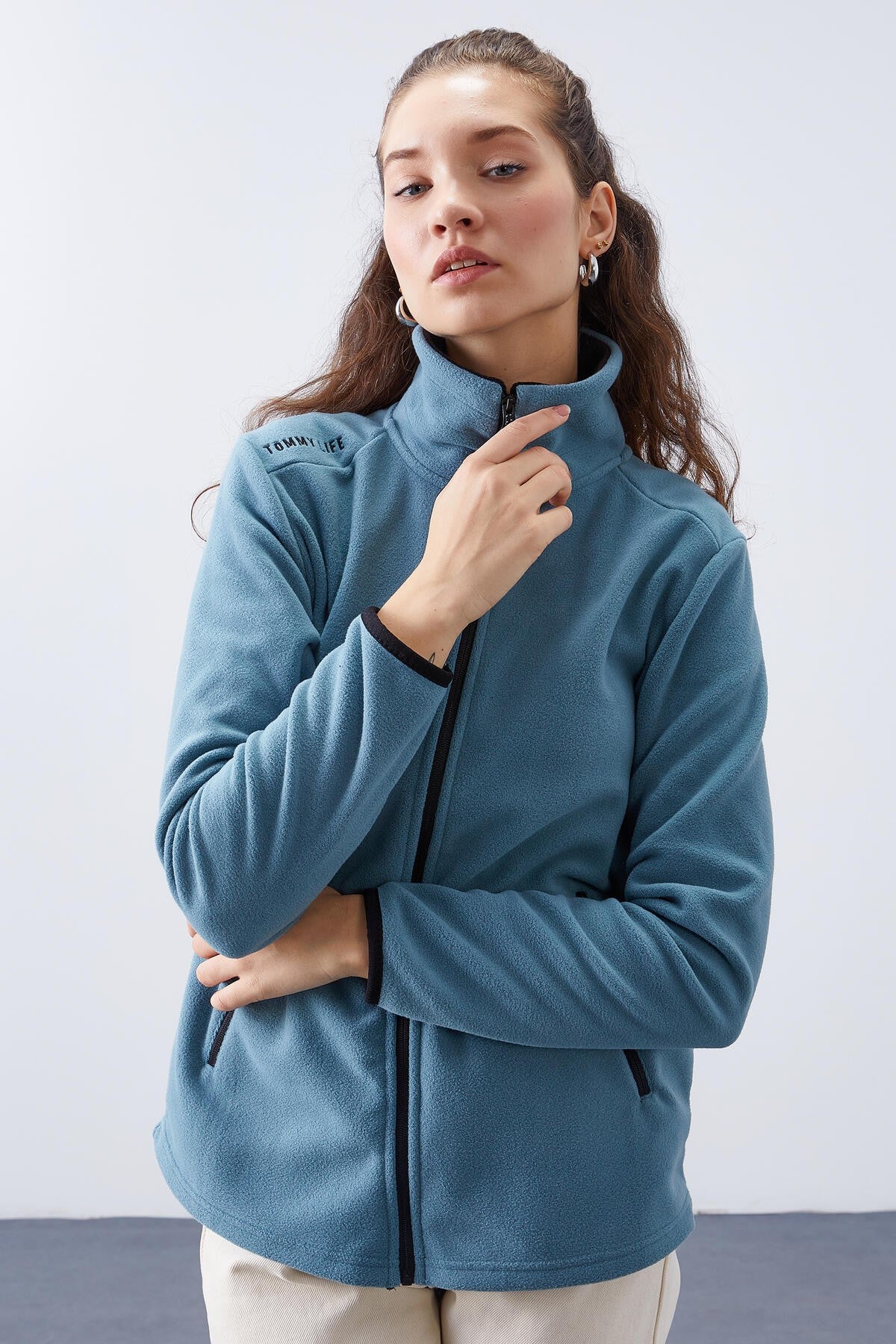 Image of Mint Yeşili Dik Yaka Fermuarlı Rahat Form Kadın Polar Sweatshirt - 97173