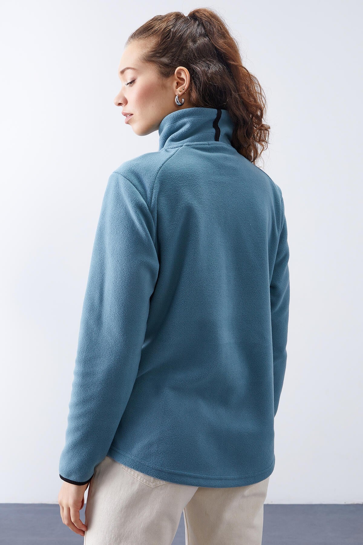 Image of Hanorac din fleece pentru femei, verde mentă, cu guler înalt și fermoar, croială relaxată - 97173