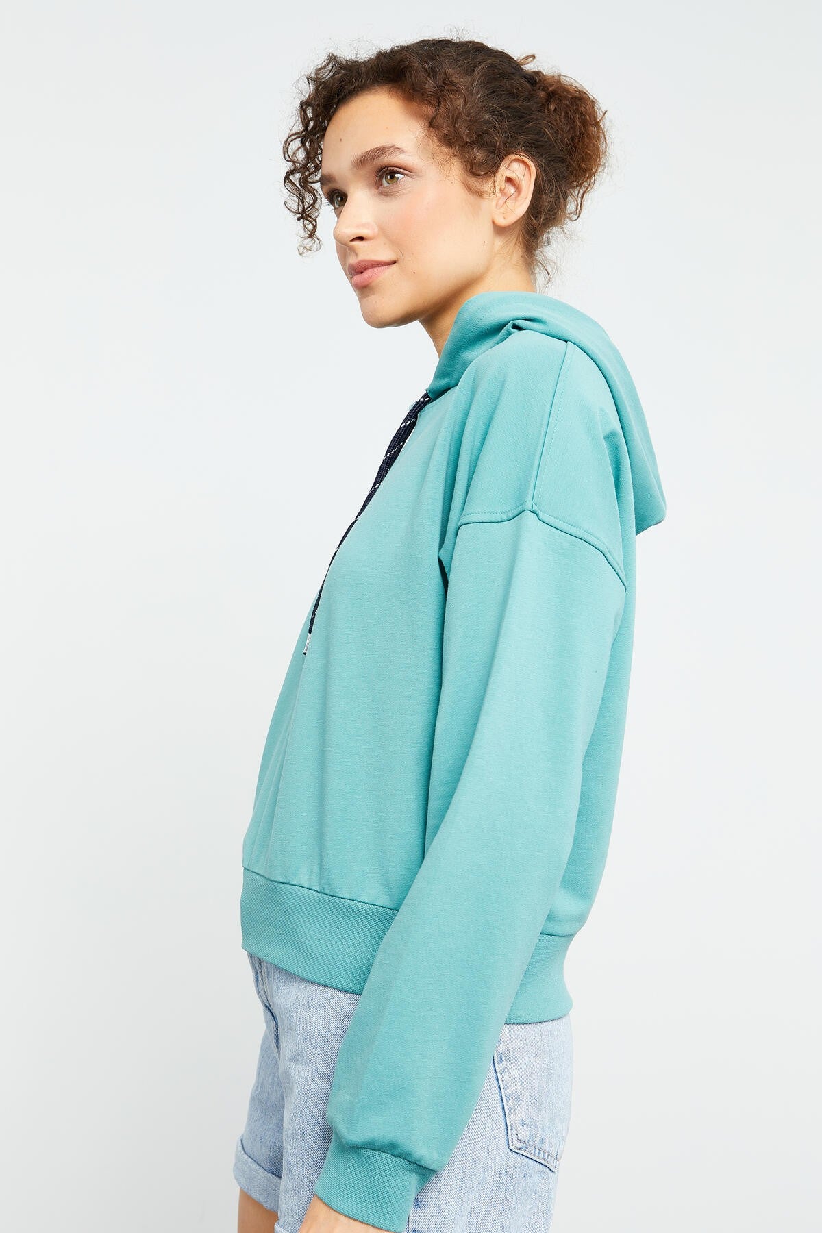 Image of Mint Yeşili Uzun Kol Rahat Form Kapüşonlu Kadın Sweatshirt - 97115