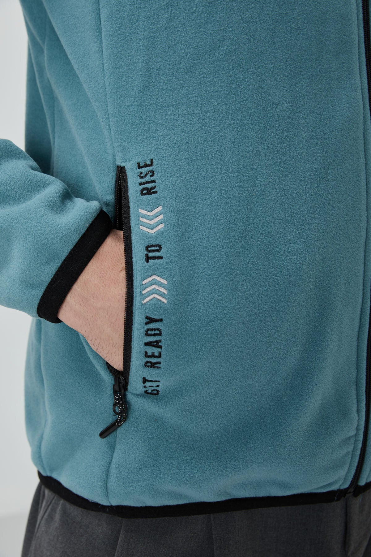 Image of Mint Yeşili Yazı Nakışlı Dik Yaka Fermuarlı Standart Kalıp Erkek Sweatshirt Polar - 87992
