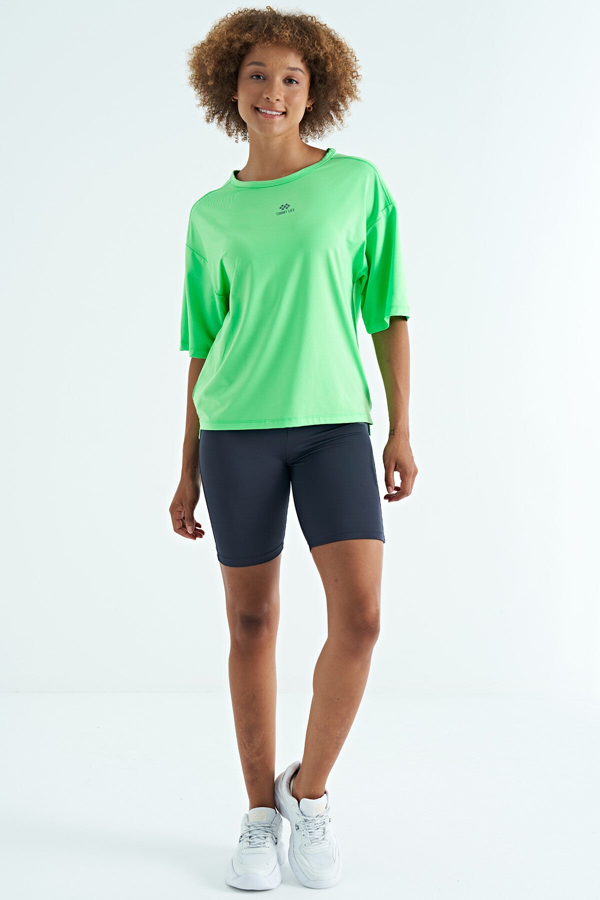 Image of Neon Yeşil O Yaka Baskı Detaylı Oversize Kısa Kol Kadın T-Shirt - 97263