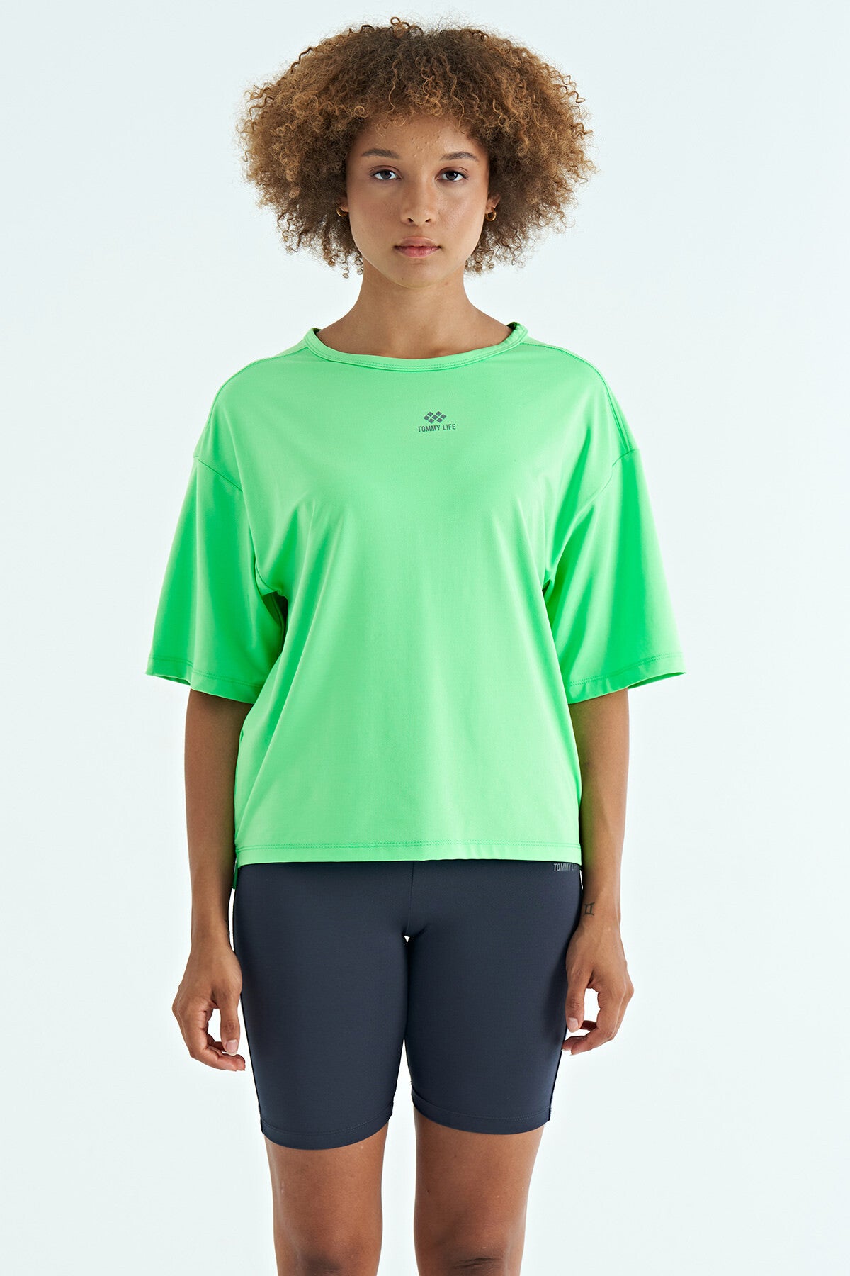Image of Neon Yeşil O Yaka Baskı Detaylı Oversize Kısa Kol Kadın T-Shirt - 97263