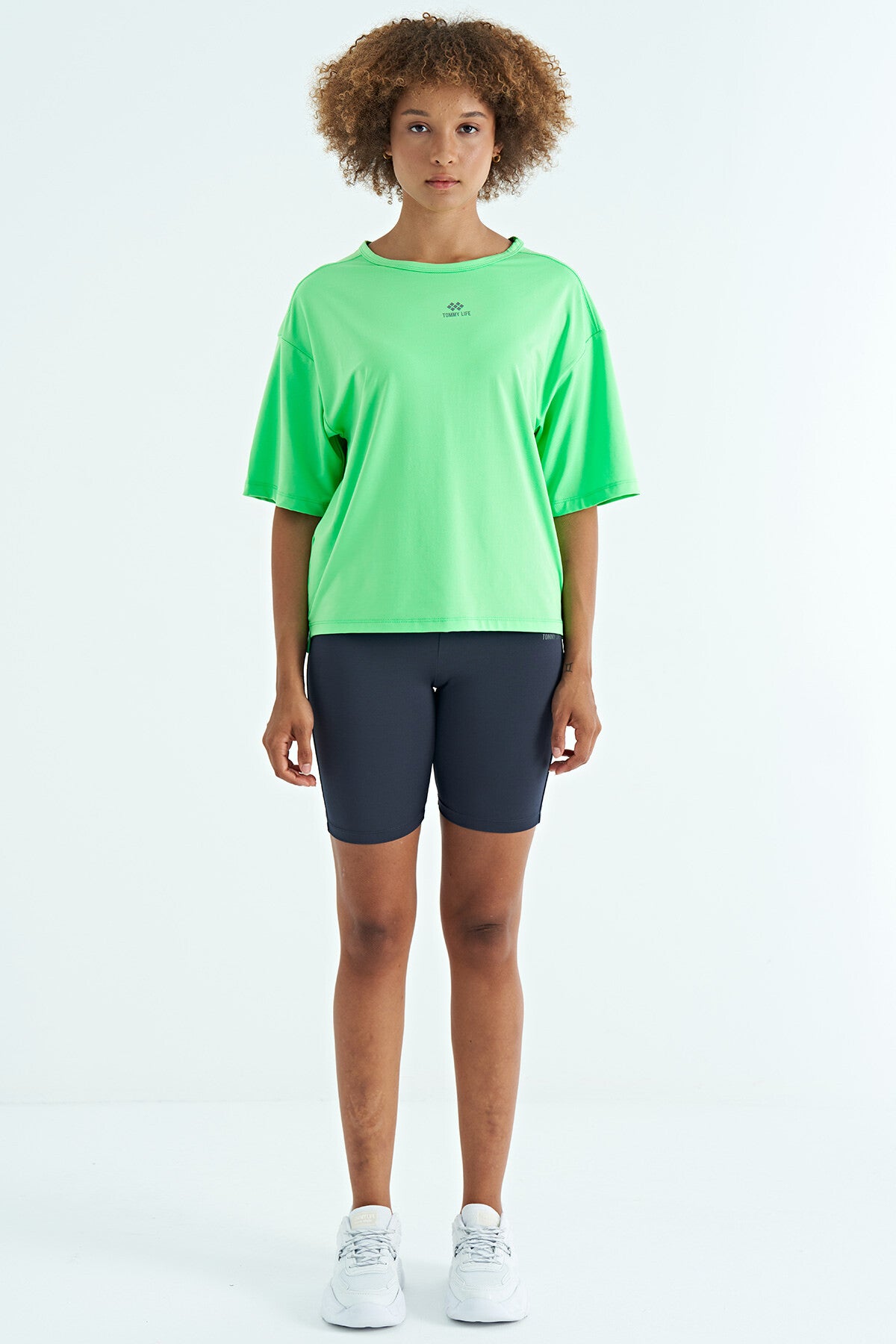 Image of Neon Yeşil O Yaka Baskı Detaylı Oversize Kısa Kol Kadın T-Shirt - 97263