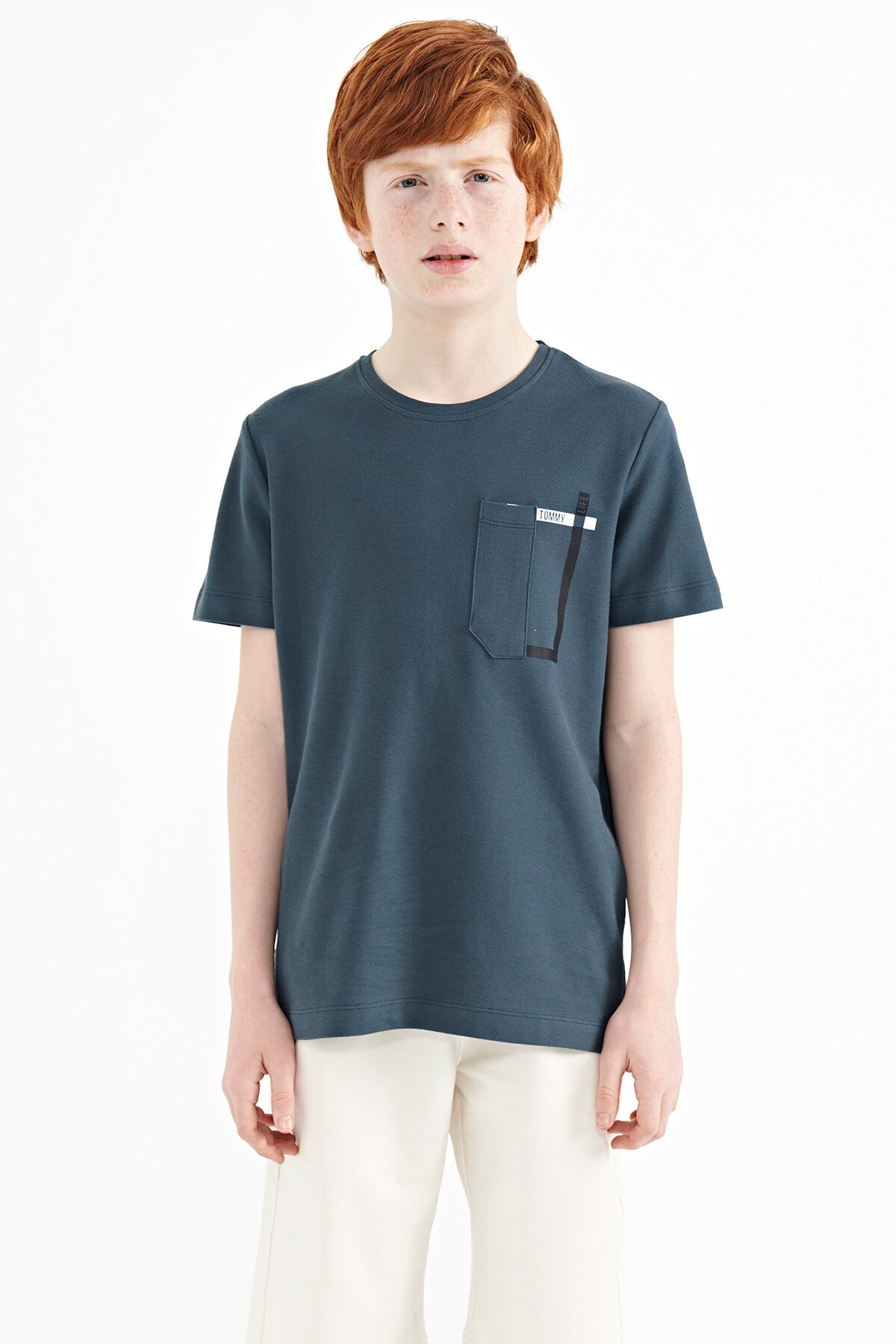 Image of Orman Yeşili Cep Detaylı O Yaka Standart Kalıp Erkek Çocuk T-Shirt - 11120