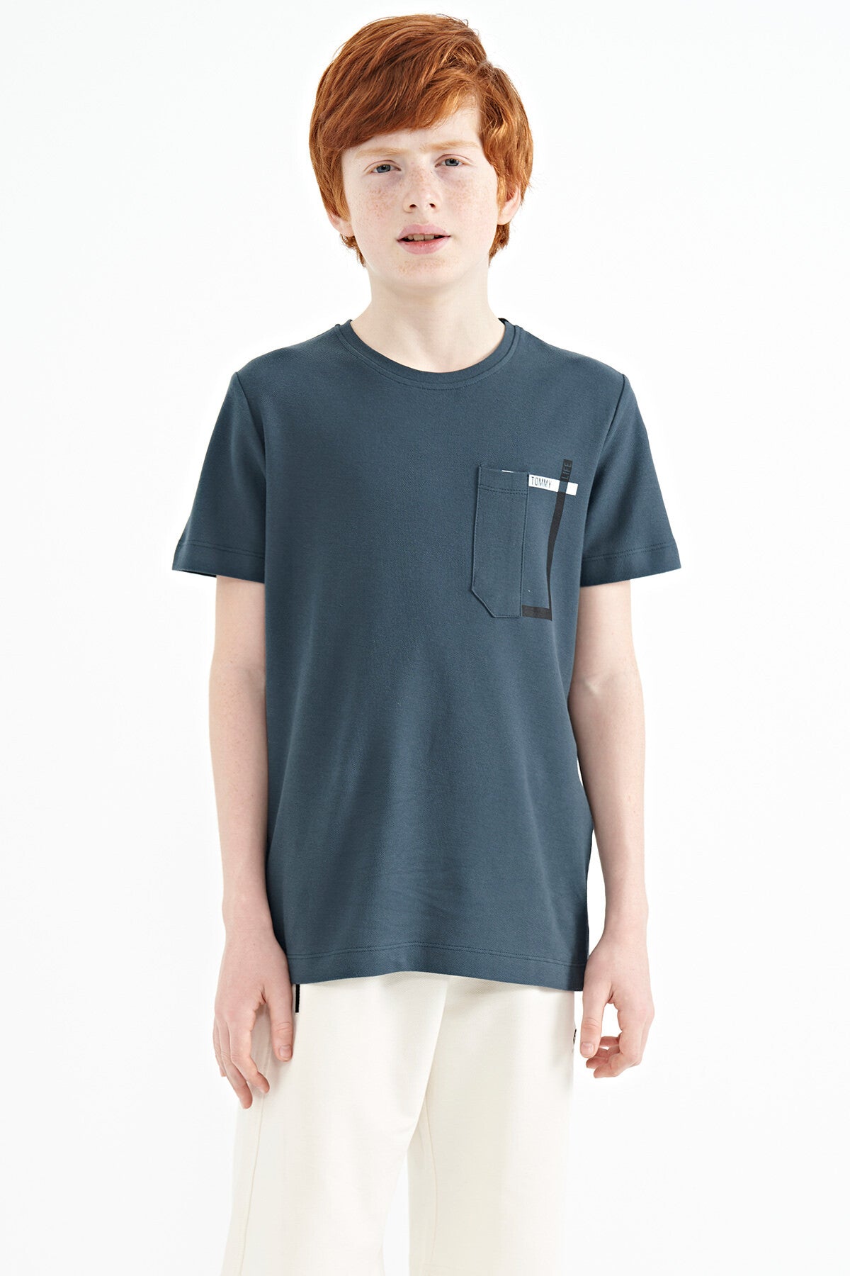Image of Orman Yeşili Cep Detaylı O Yaka Standart Kalıp Erkek Çocuk T-Shirt - 11120