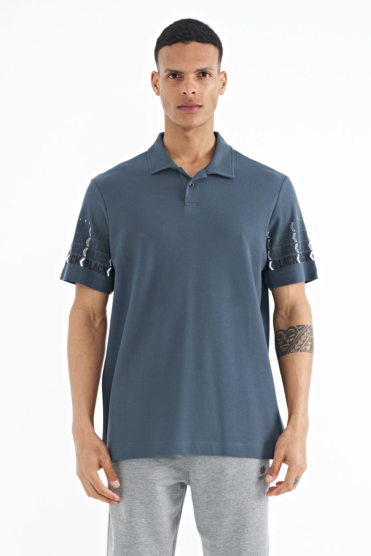 Image of Orman Yeşili Kol Baskı Detaylı Polo Yaka Standart Form Erkek T-shirt - 88240
