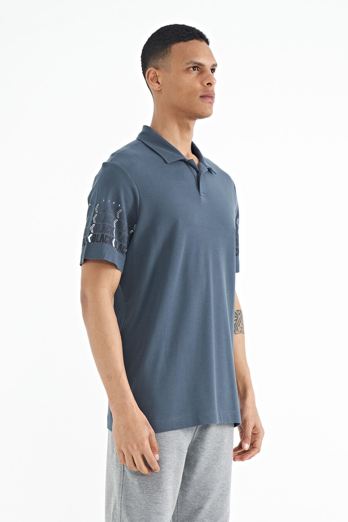 Image of Orman Yeşili Kol Baskı Detaylı Polo Yaka Standart Form Erkek T-shirt - 88240