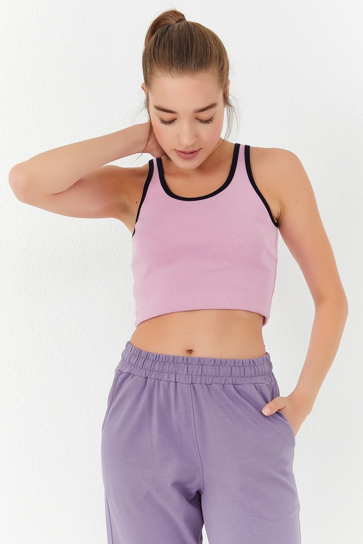 Image of Pembe Basic Sıfır Kol Dar Kalıp U Yaka Kadın Crop Top Atlet - 97162