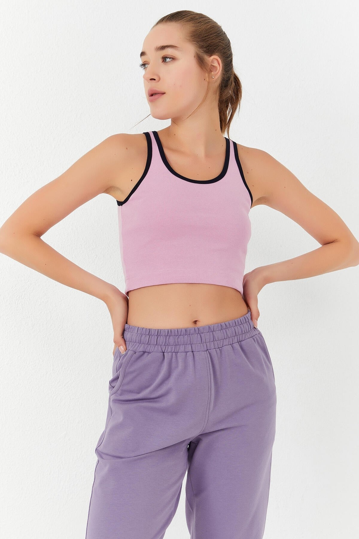 Image of Pembe Basic Sıfır Kol Dar Kalıp U Yaka Kadın Crop Top Atlet - 97162
