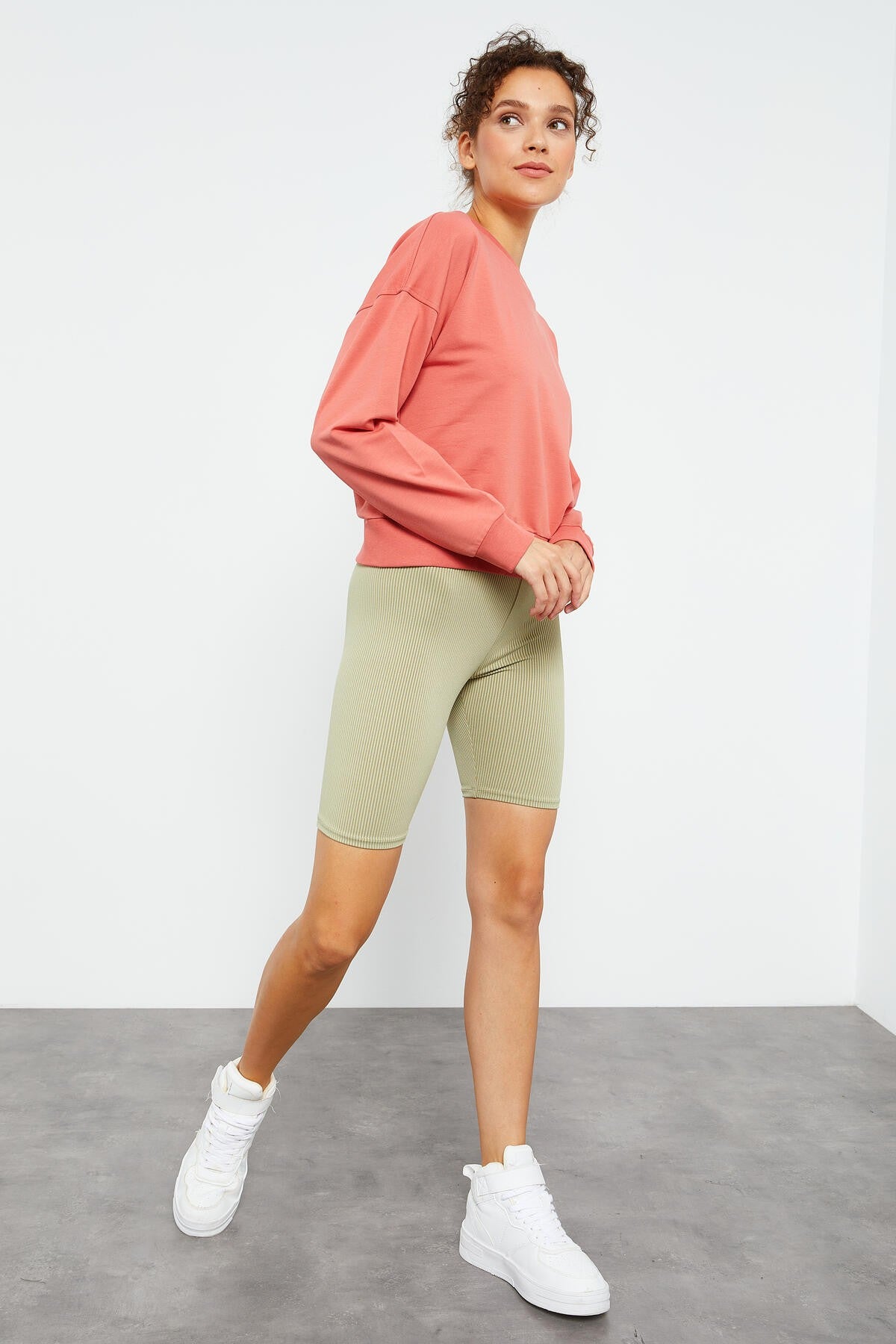 Image of Pudra Basic Rahat Form O Yaka Kadın Sweatshirt - 97114