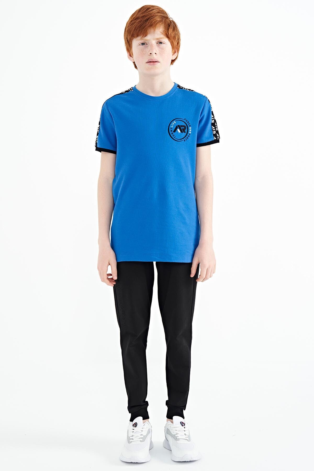 Image of Tricou Saks cu imprimeu pe umeri, croială standard, guler rotund pentru băieți - 11121