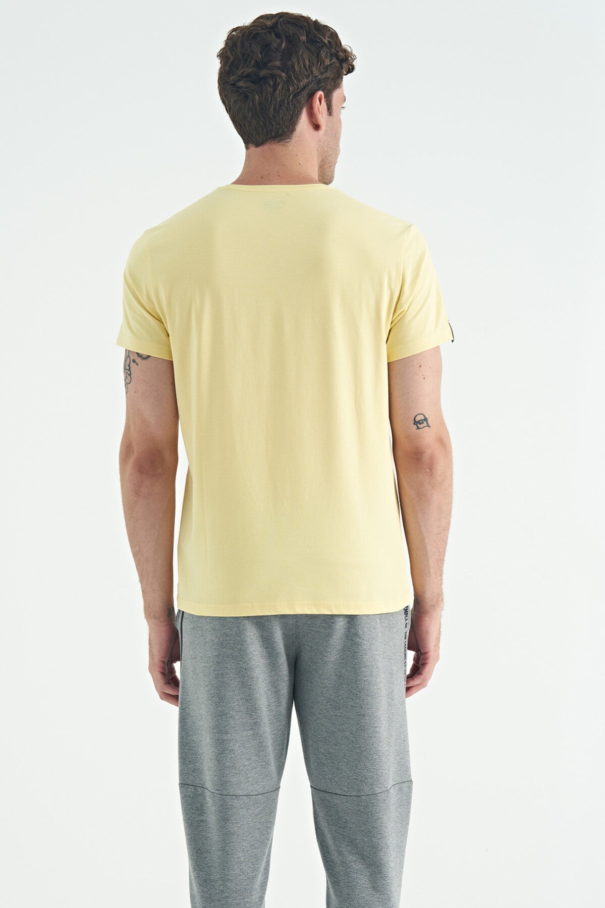 Image of Tricou bărbătesc Calvin Klein Galben Basic - 88245