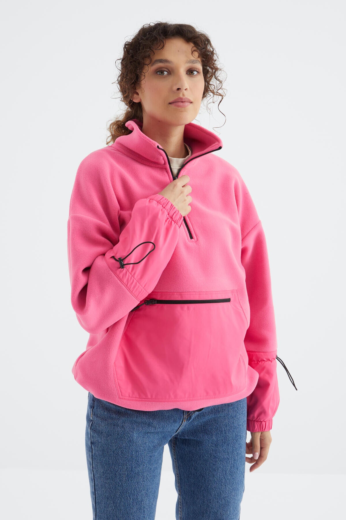 Image of Şeker Pembe Etek Ucu Büzgülü Yarım Fermuarlı Oversize Kadın Polar Sweatshirt - 97238