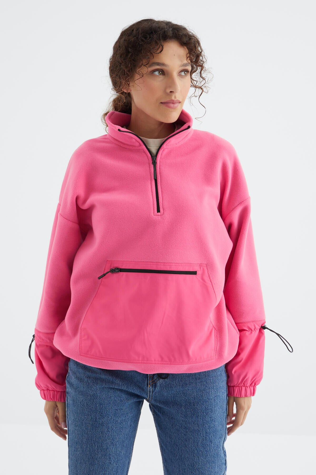Image of Şeker Pembe Etek Ucu Büzgülü Yarım Fermuarlı Oversize Kadın Polar Sweatshirt - 97238
