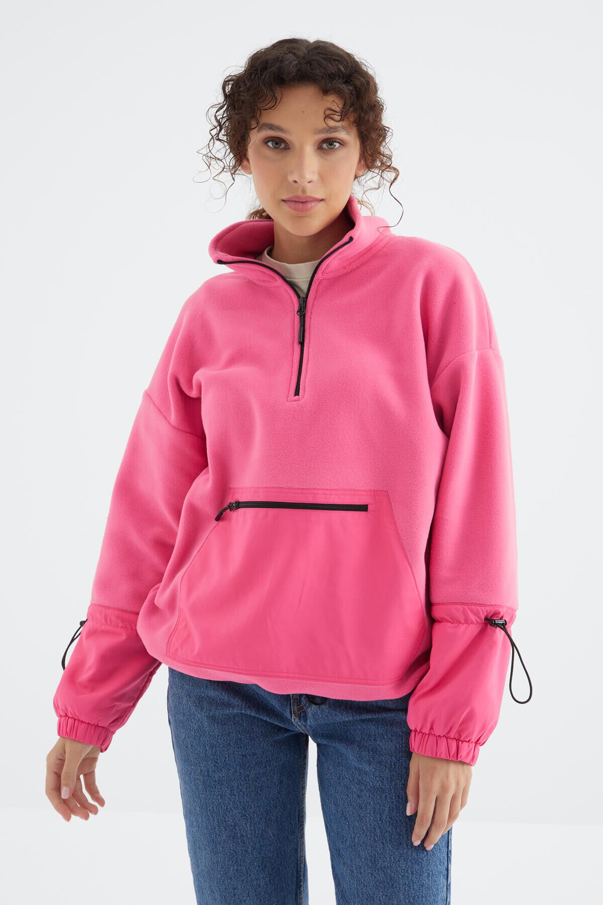 Image of Şeker Pembe Etek Ucu Büzgülü Yarım Fermuarlı Oversize Kadın Polar Sweatshirt - 97238