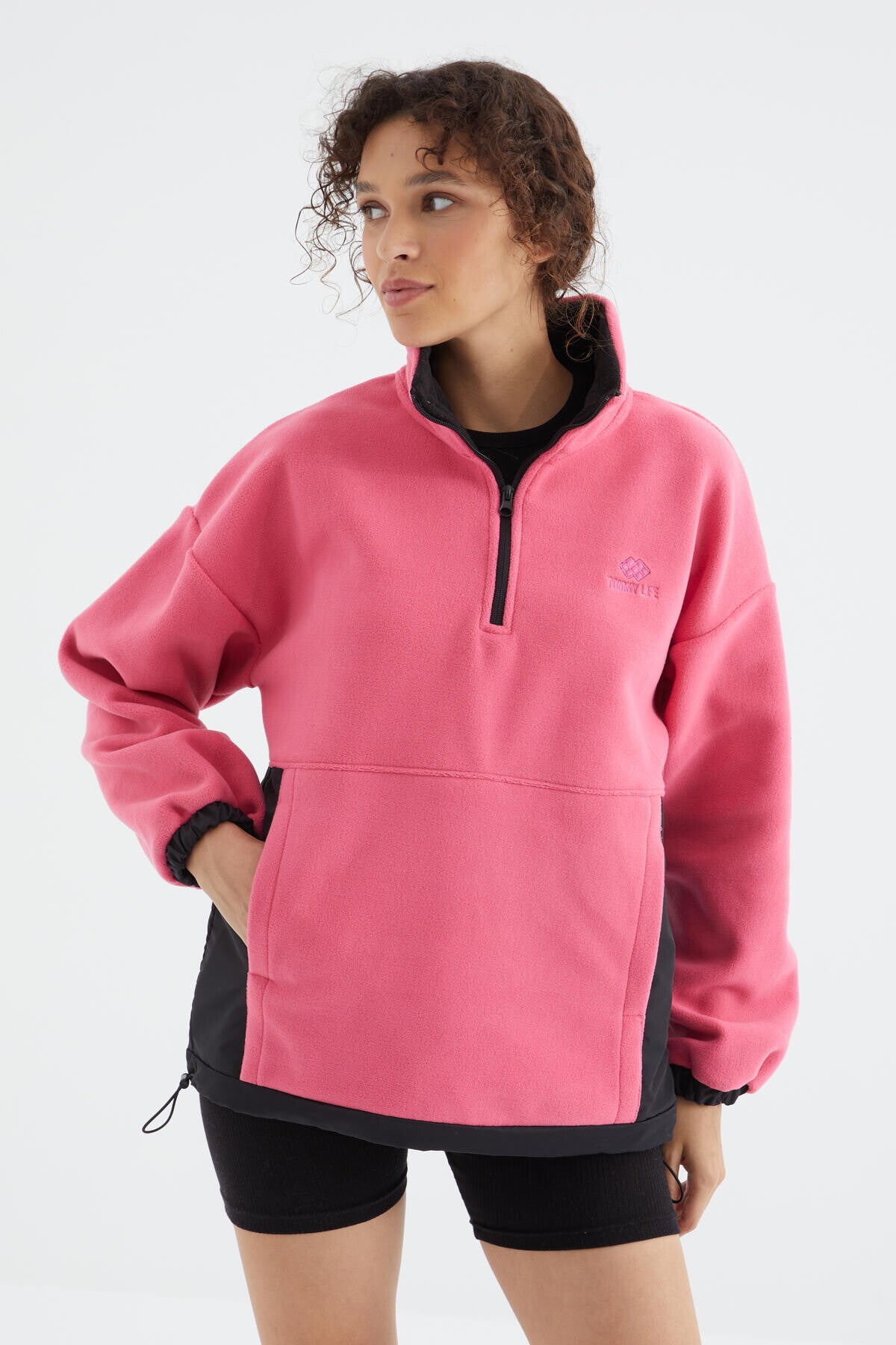 Image of Şeker Pembe Yarım Fermuar Etek Ucu Büzgülü Dik Yaka  Oversize Kadın Polar Sweatshirt - 97236
