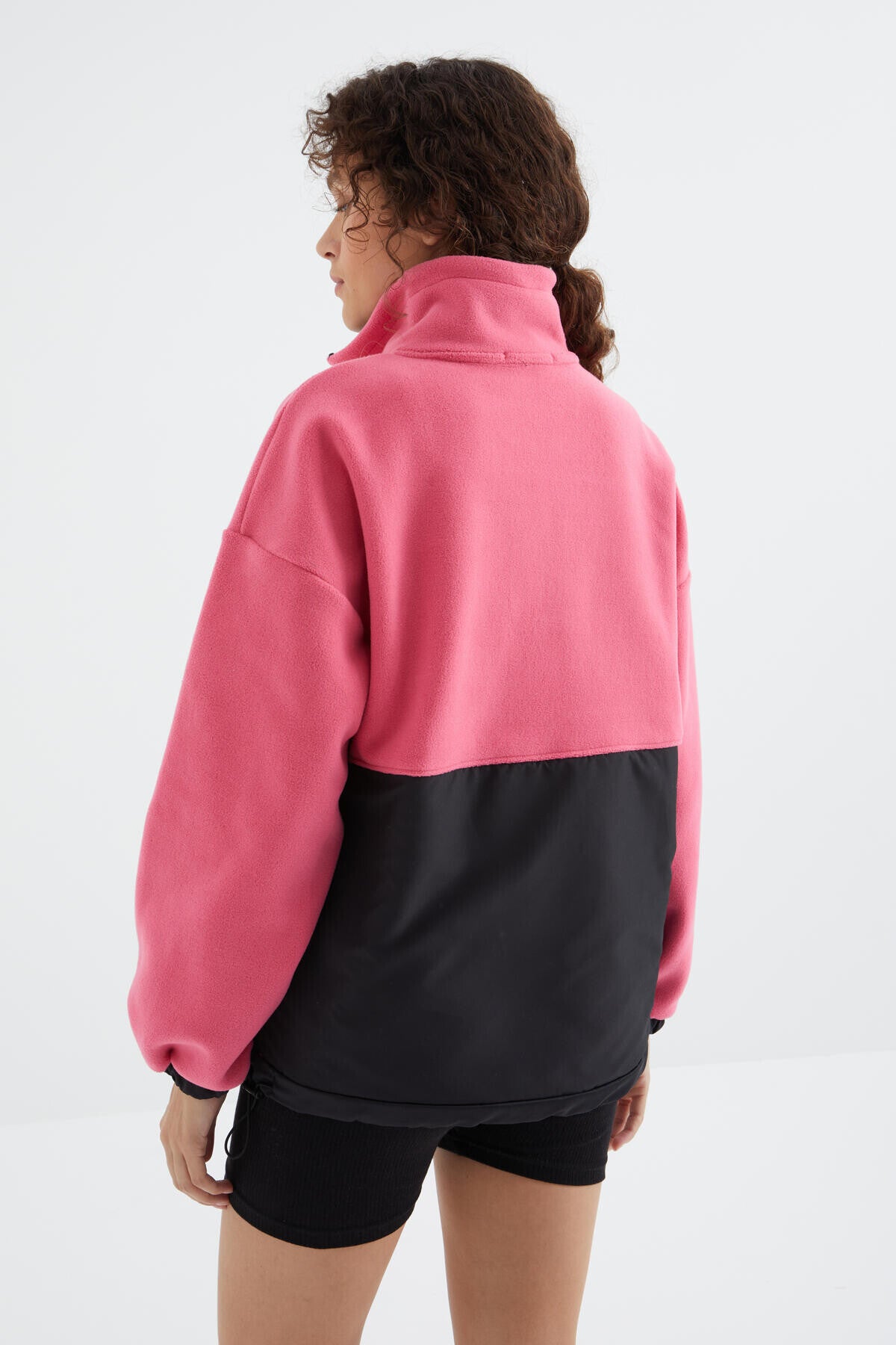 Image of Şeker Pembe Yarım Fermuar Etek Ucu Büzgülü Dik Yaka  Oversize Kadın Polar Sweatshirt - 97236