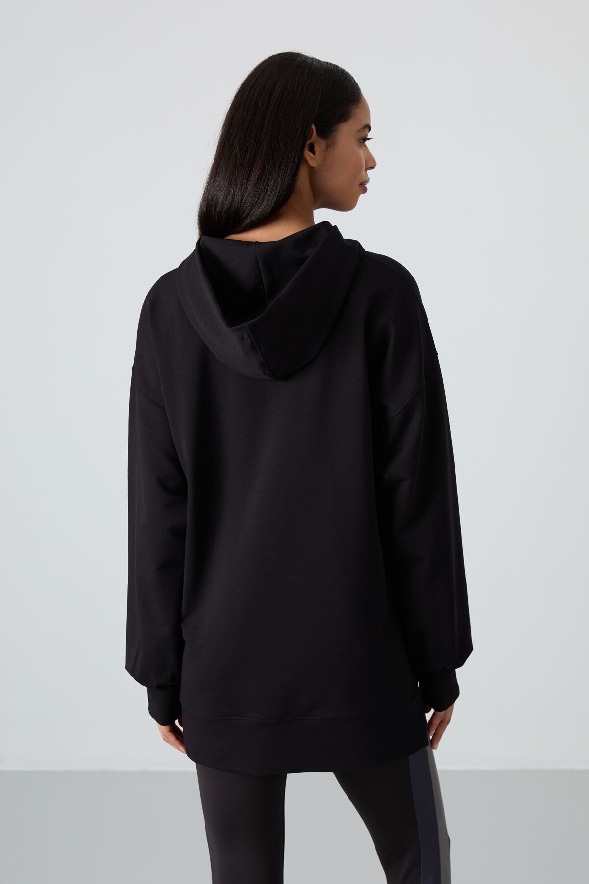 Image of Siyah Balon Kol Yazı Nakışlı Kadın Oversize Tunik Sweatshirt - 97163