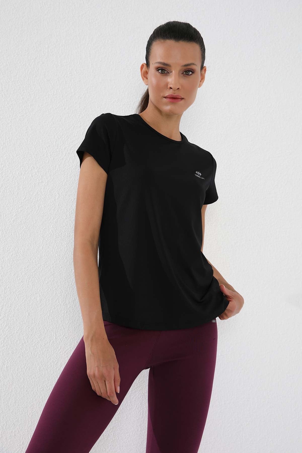 Image of Siyah Basic Kısa Kol Standart Kalıp O Yaka Kadın T-Shirt - 97144