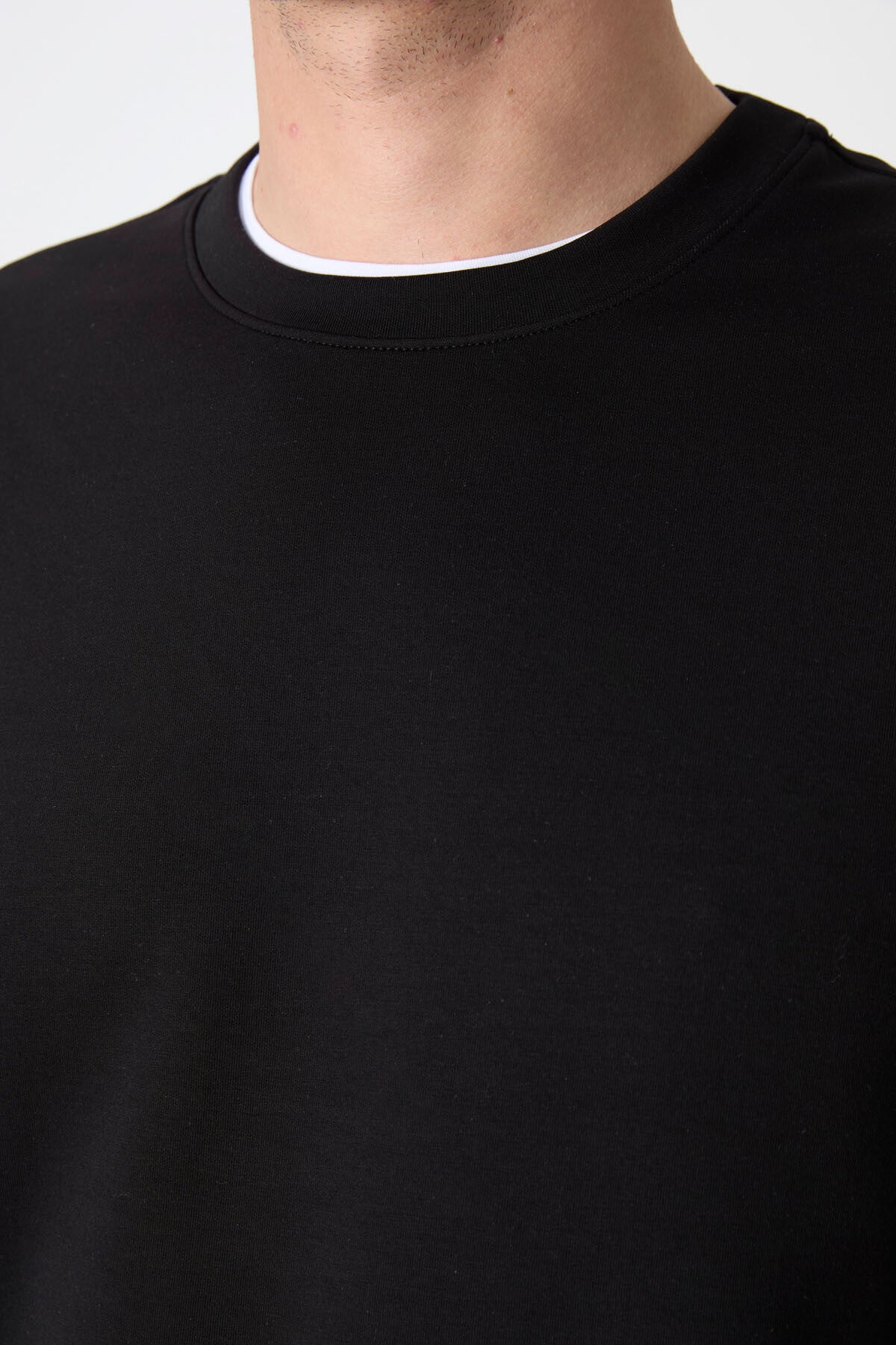 Image of Siyah Basic O Yaka Rahat Form Erkek Sweatshirt - 88053