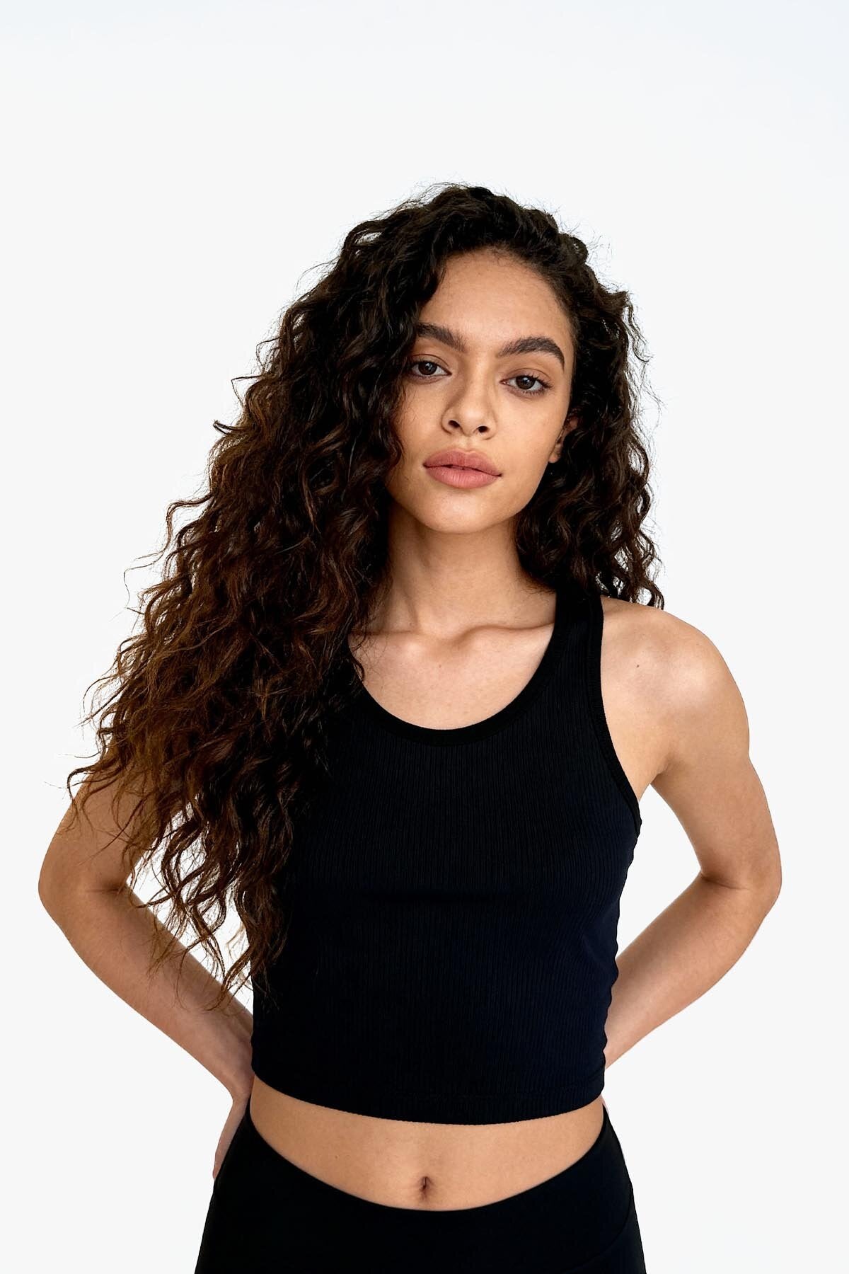 Image of Siyah Basic Sıfır Kol Dar Kalıp U Yaka Kadın Crop Top Atlet - 97160