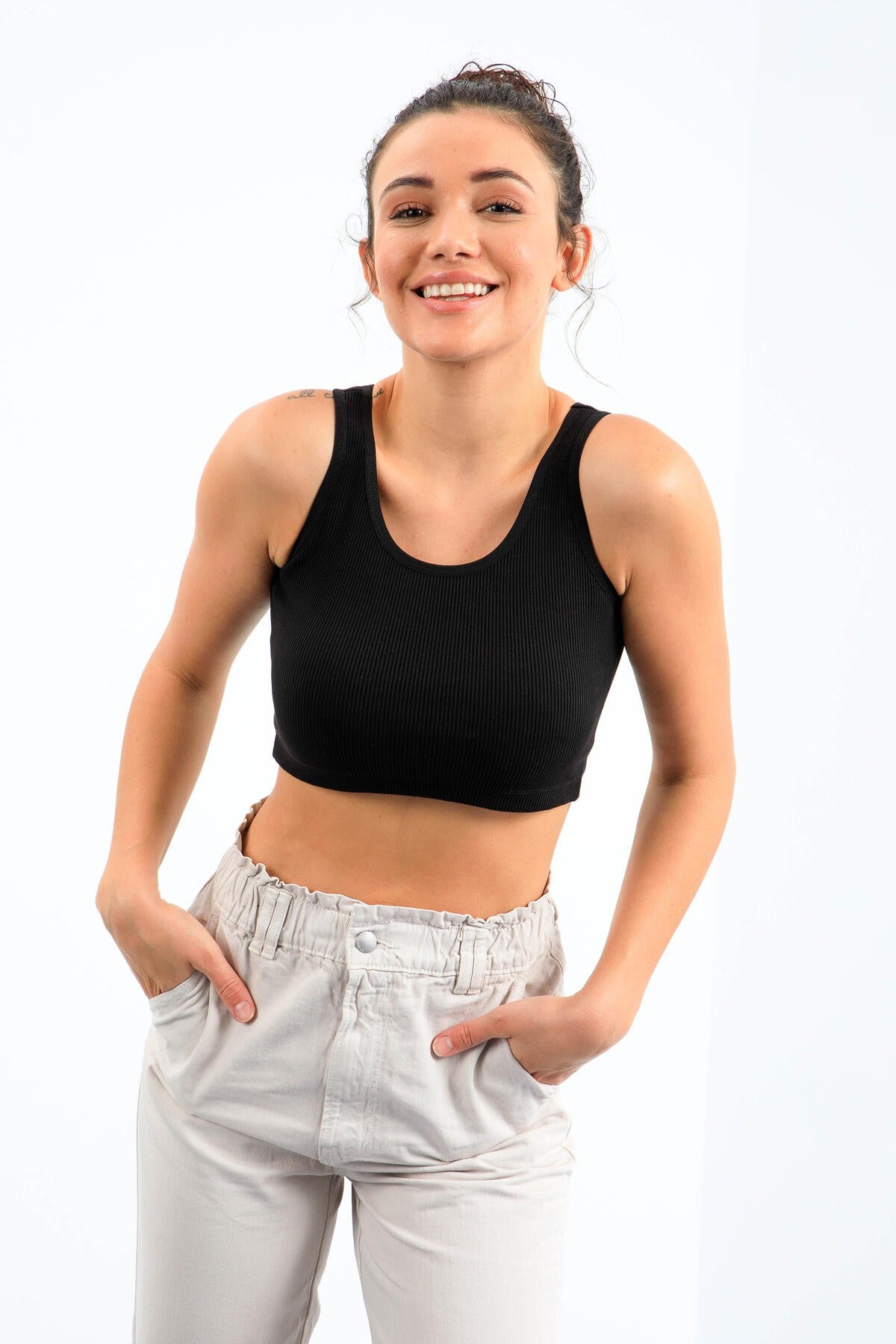 Image of Siyah Basic Sıfır Kol Dar Kalıp U Yaka Kadın Crop Top Atlet - 97160
