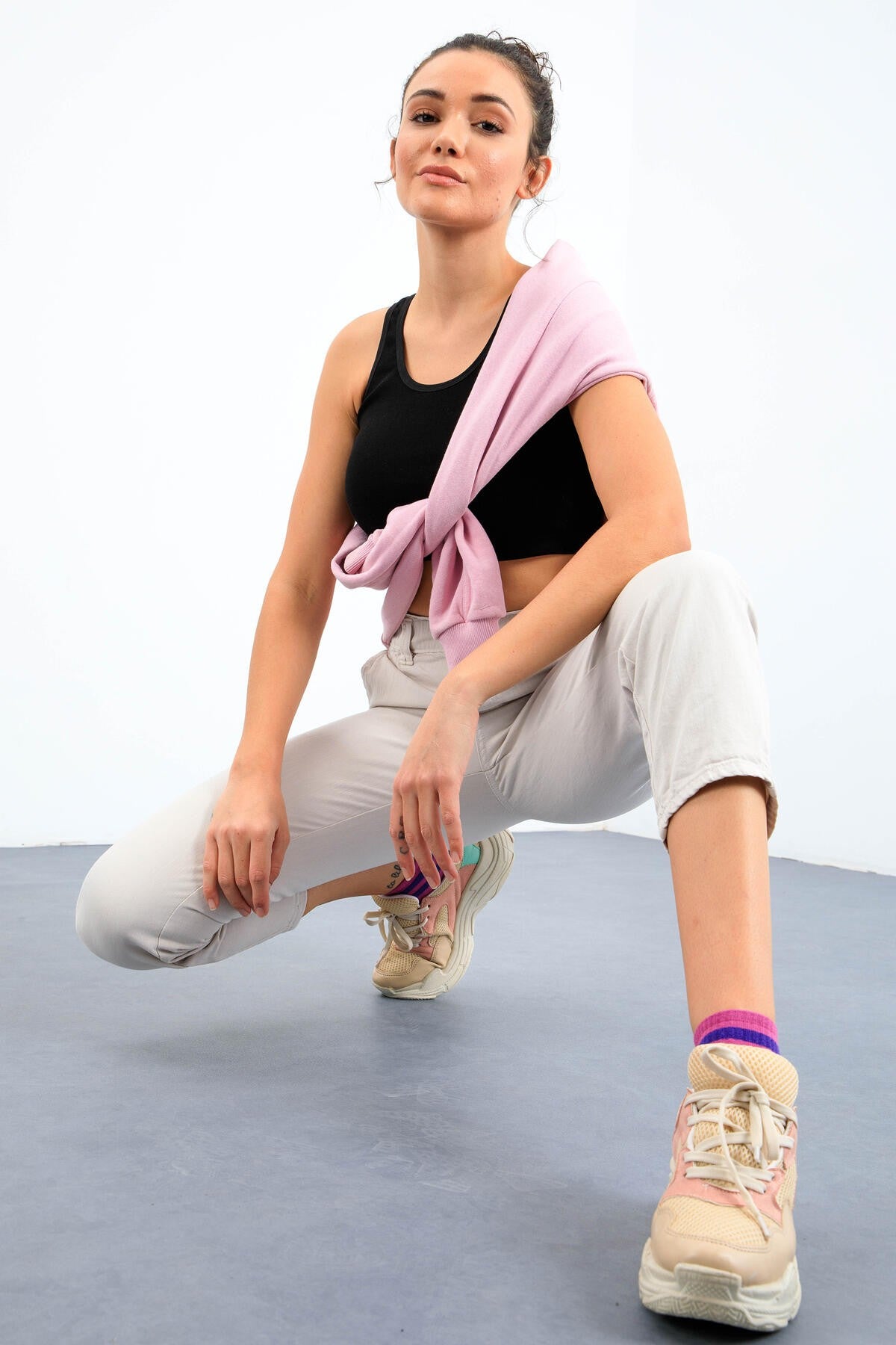 Image of Siyah Basic Sıfır Kol Dar Kalıp U Yaka Kadın Crop Top Atlet - 97162