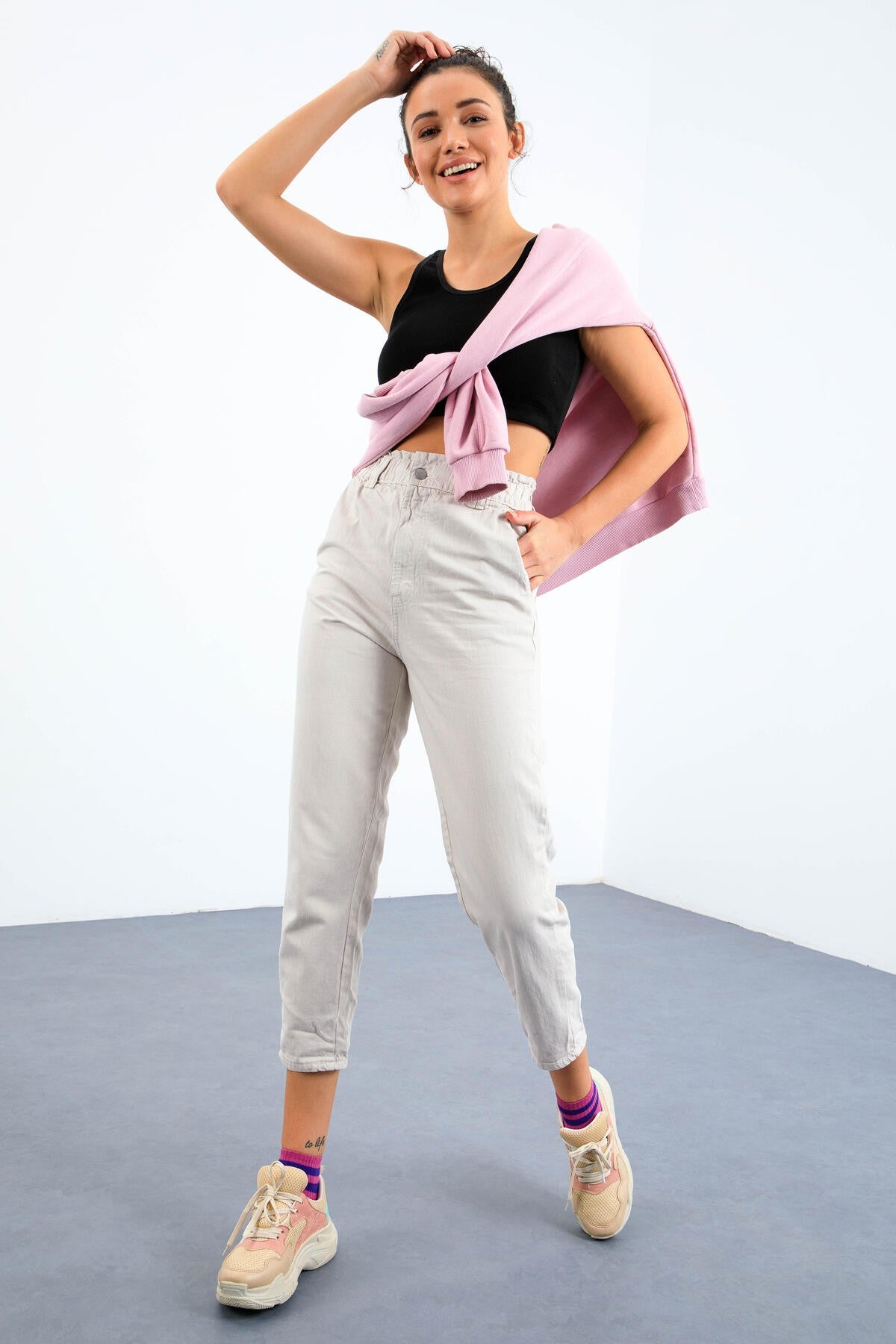 Image of Siyah Basic Sıfır Kol Dar Kalıp U Yaka Kadın Crop Top Atlet - 97162