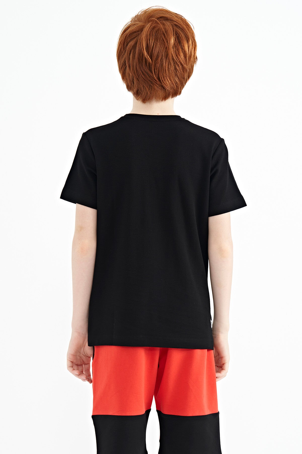 Image of Siyah Cep Detaylı O Yaka Standart Kalıp Erkek Çocuk T-Shirt - 11120