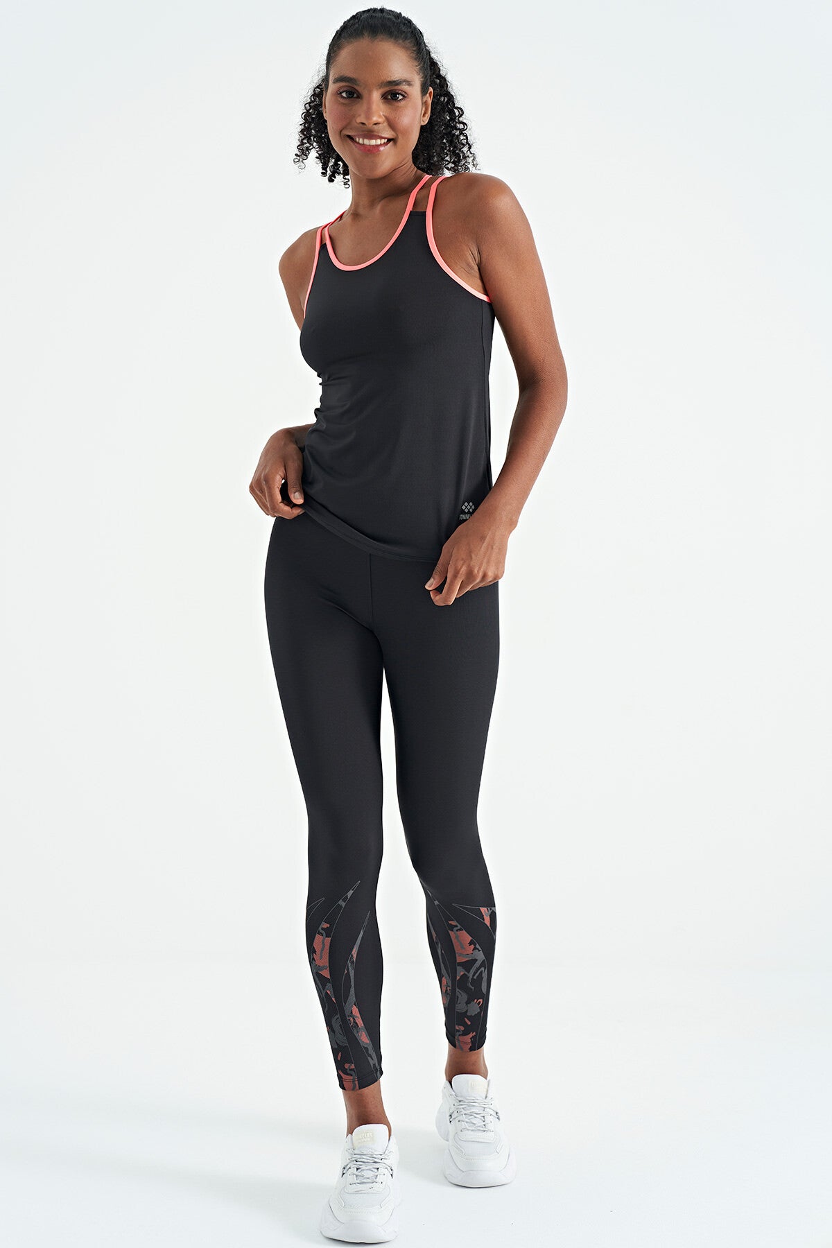 Image of Siyah Çift Askılı Sırt Detaylı Standart Kalıp Kadın Spor Atlet - 97258
