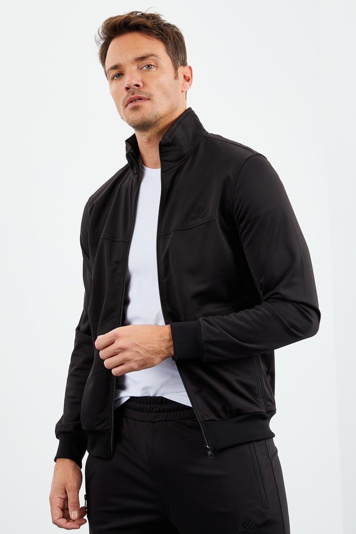 Image of Trening bărbătesc negru cu guler înalt și fermoar, croială standard, model clasic - 85162